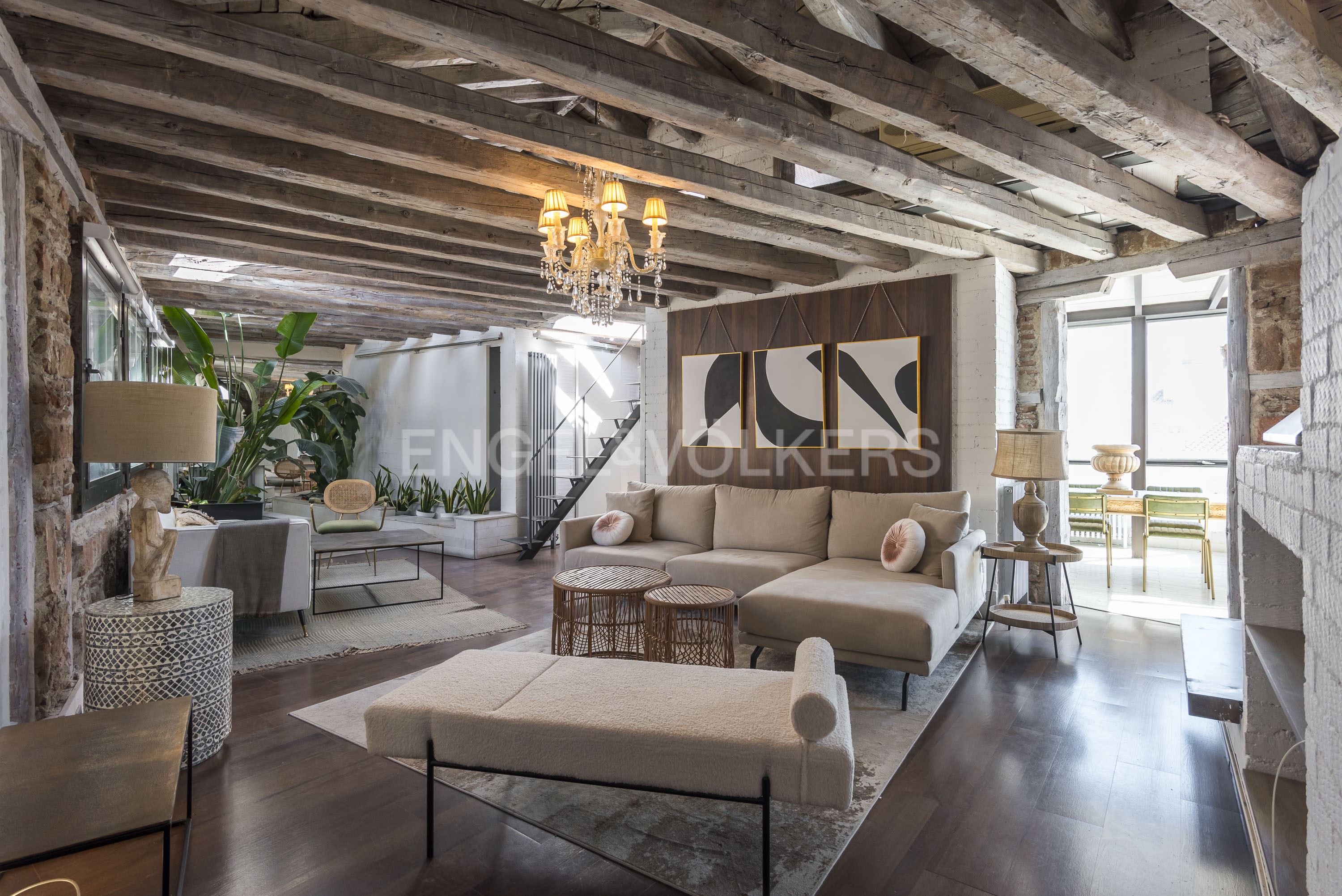 Unique penthouse apartment with two terraces in Malasaña