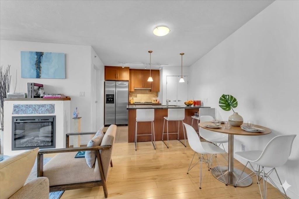Downtown Vancouver Living with Rooftop Views and Seawall Access