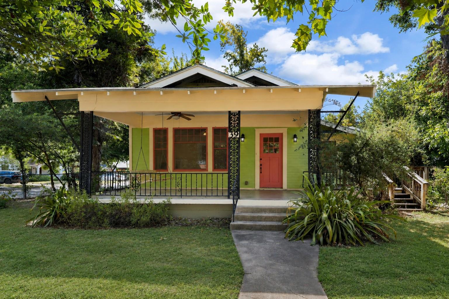 Charming 1930s Bungalow Near Lady Bird Lake