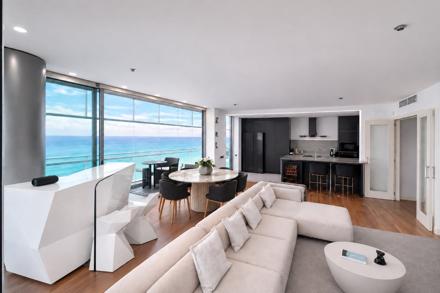 Exclusive short-term apartment in Illa del Mar, Diagonal Mar