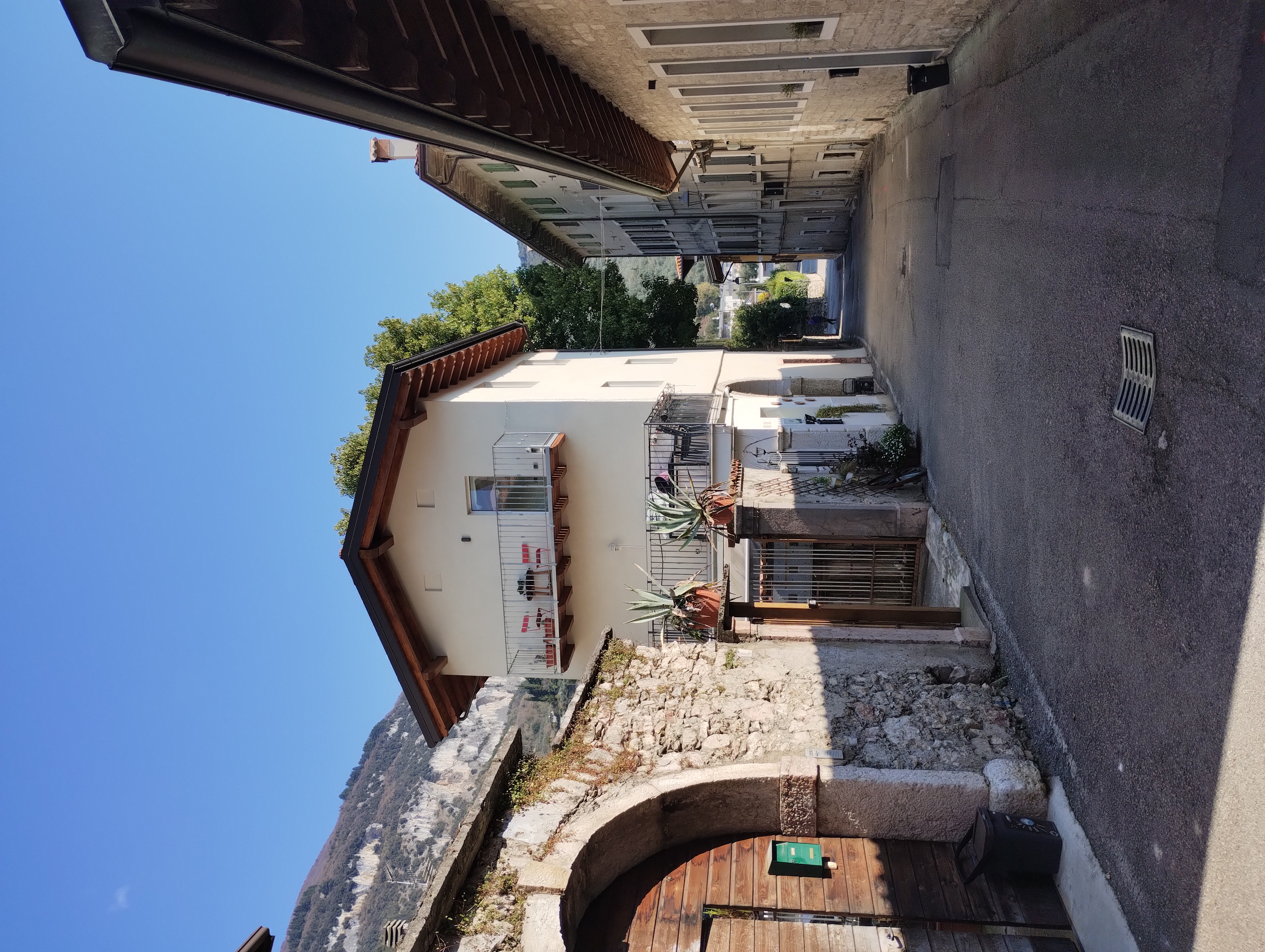 Beautiful fully renovated independent house from ground to roof