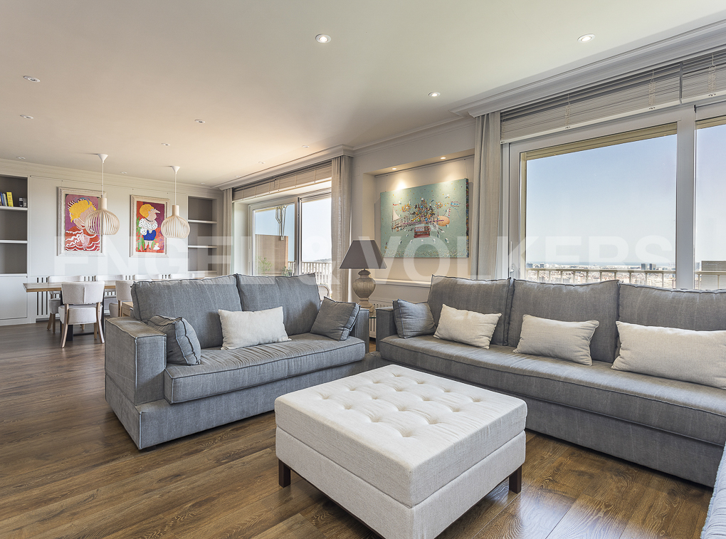 Spectacular penthouse with panoramic views