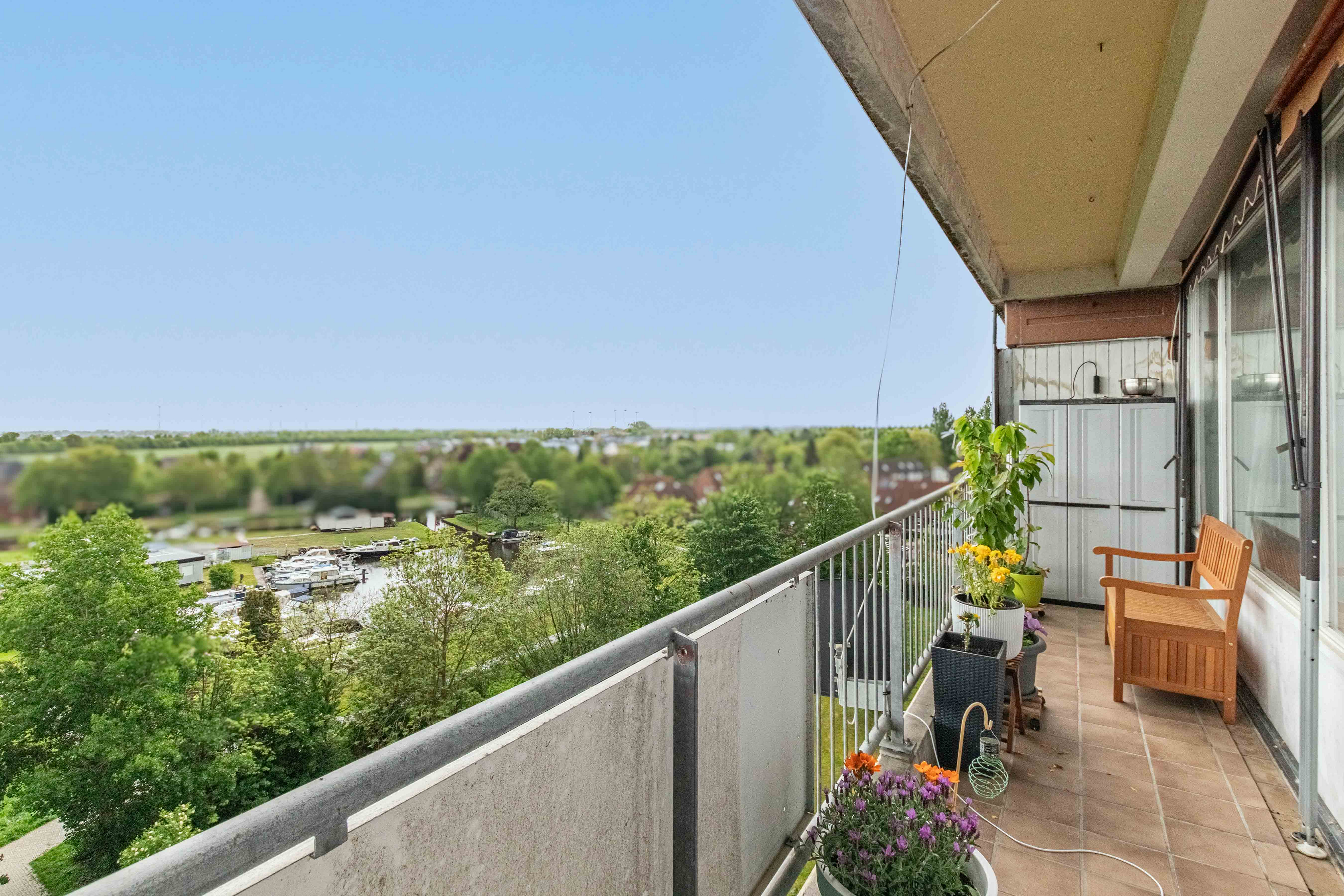 Helle Eigentumswohnung mit Balkon, modernem Bad und Fahrstuhl