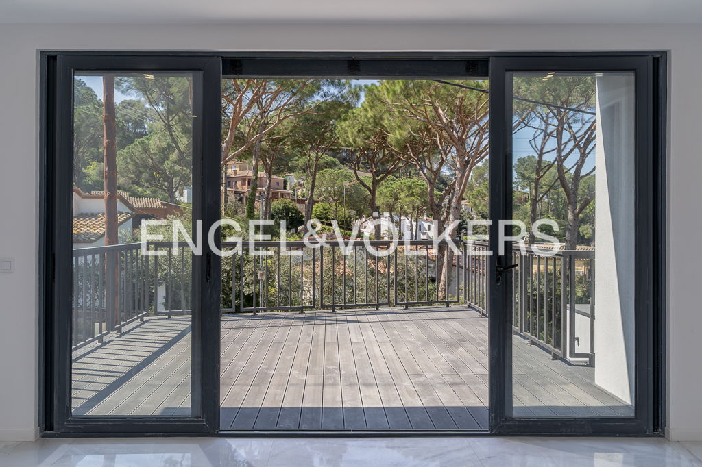 New-build home with sustainable design in Begur