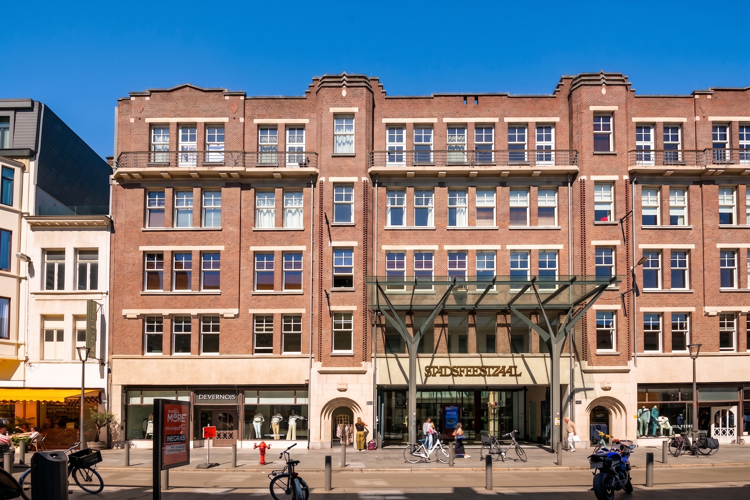 Stylish living in the vibrant city center