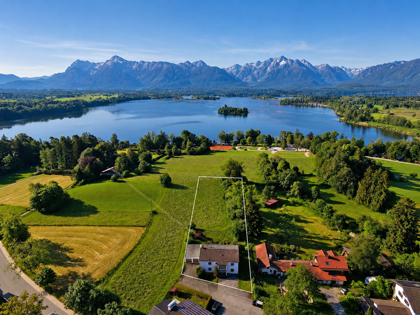 Exponiertes Baugrundstück mit unverbaubarem Seeblick!