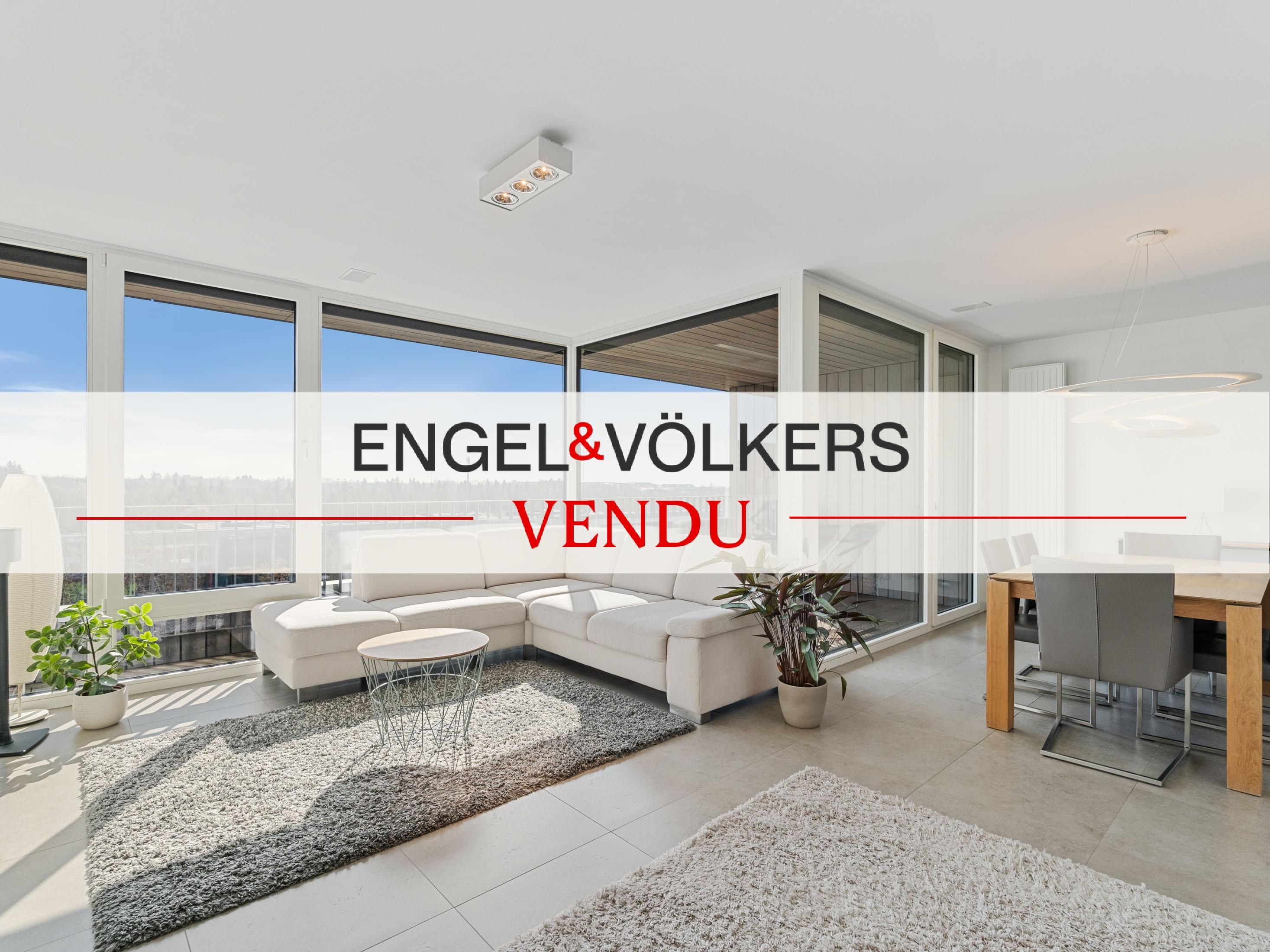 2-bedroom apartment on the top floor with southeast loggia and parking space