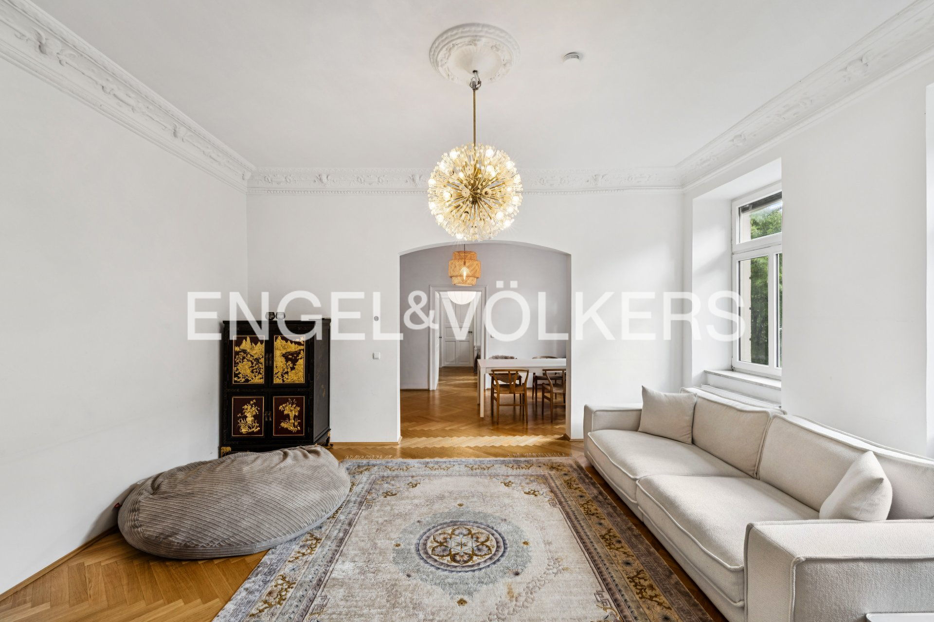 Historic 6-room old building gem in Haidhausen's prime location