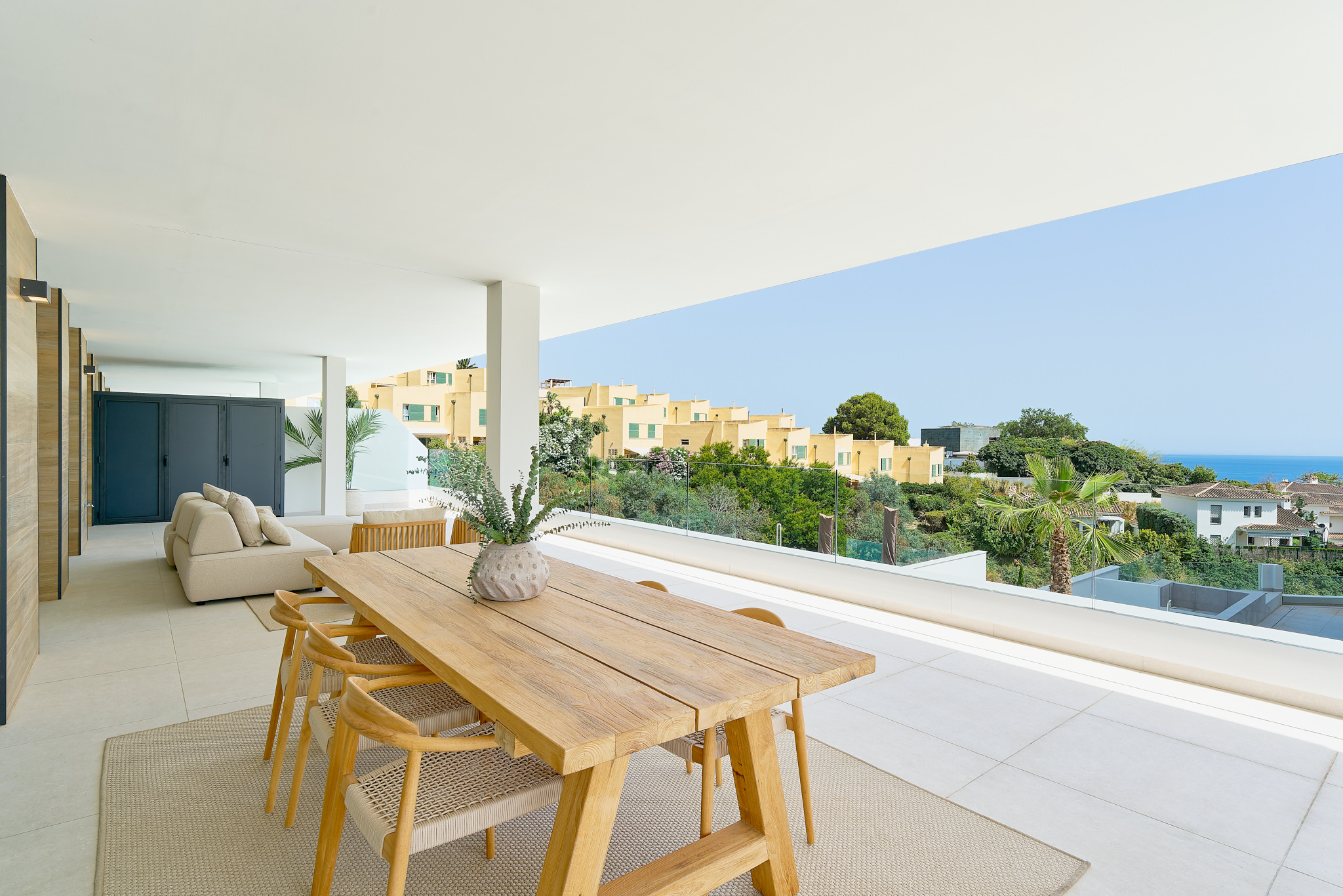 Brandneue 2-Zimmer-Wohnung mit Meerblick und großer überdachter Terrasse