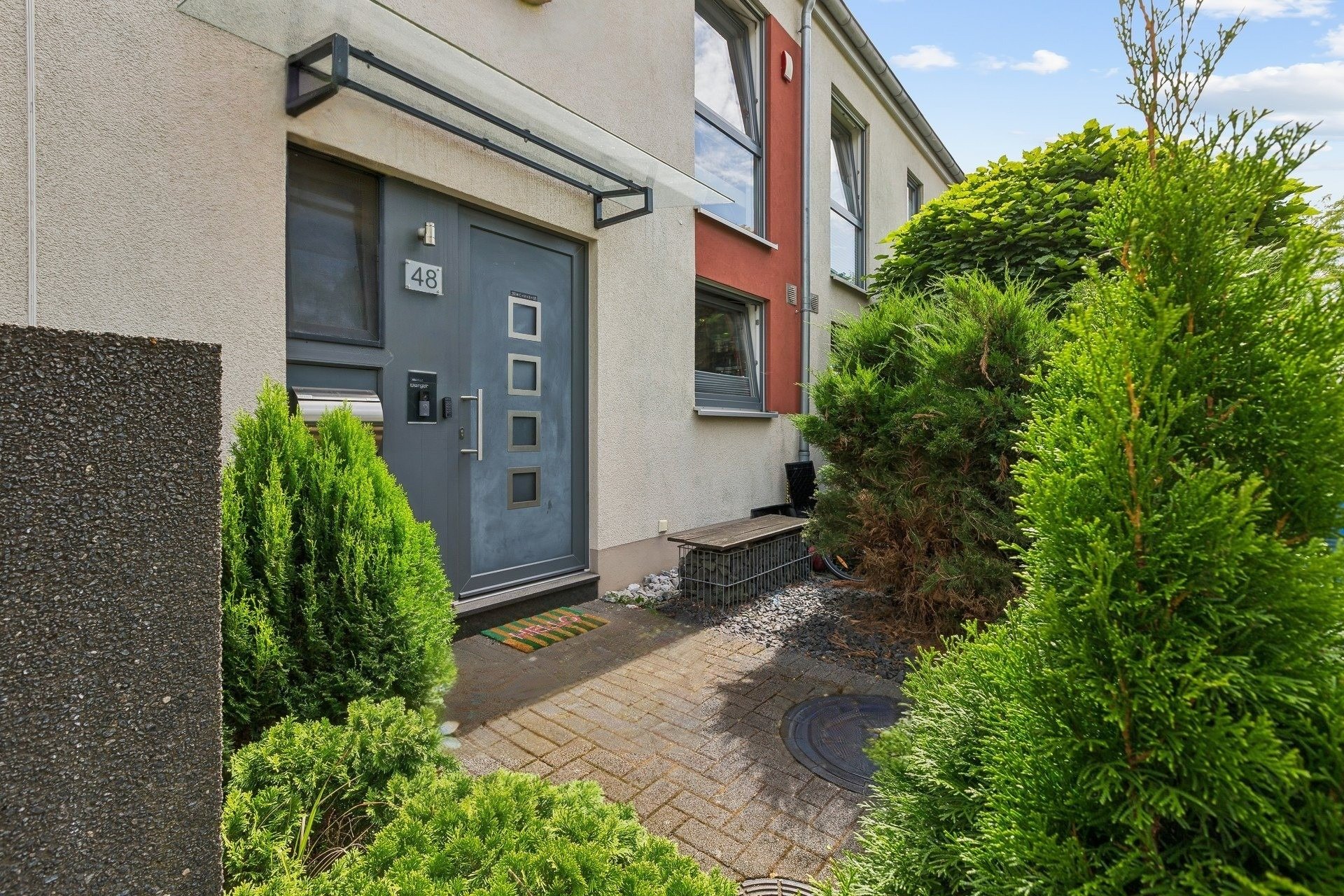 A modern mid-terrace house in a family-friendly location