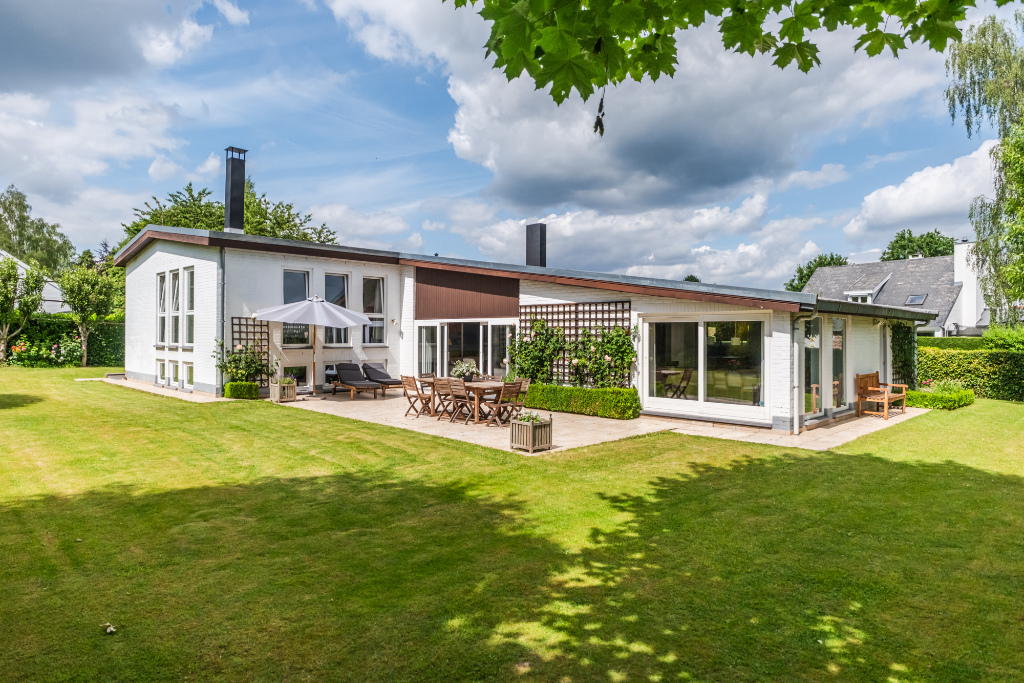 Superb modernist villa by architect Léon de Keyser