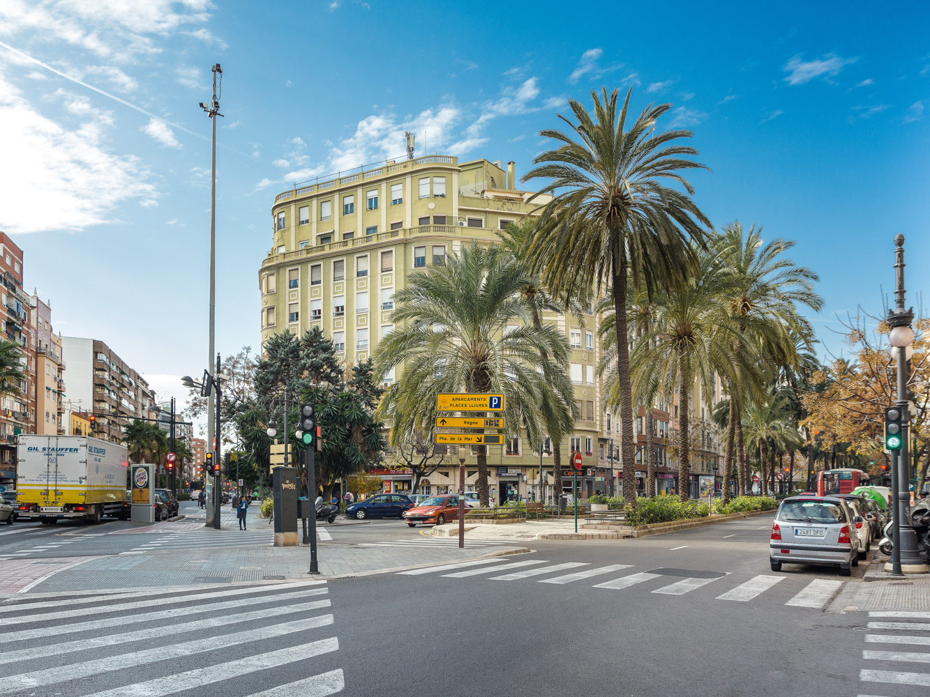 Furnished penthouse on Peris y Valero