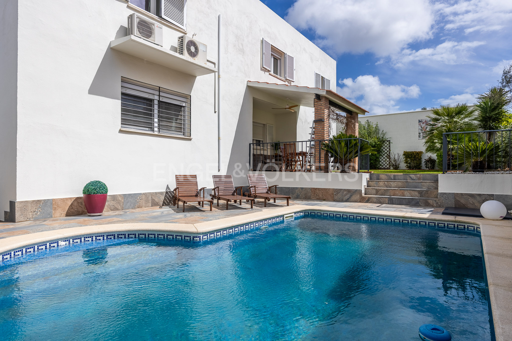 Serenity among olive trees in Espartinas: Your private retreat in Aljarafe