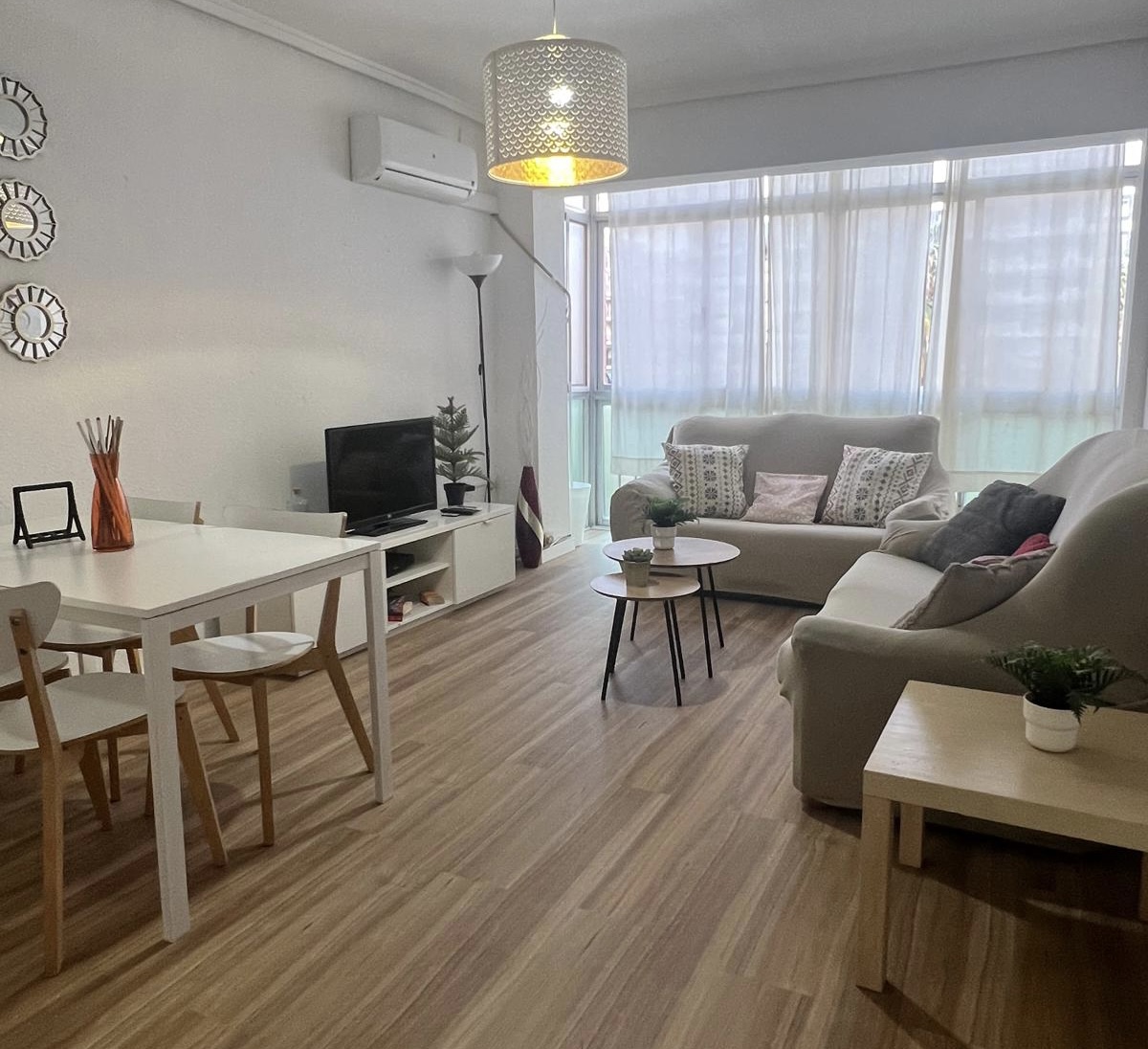 Sunny apartment in Ayora for short term