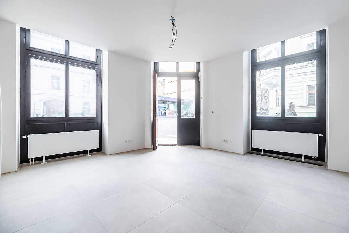 Krásný světlý nebytový prostor pro showroom