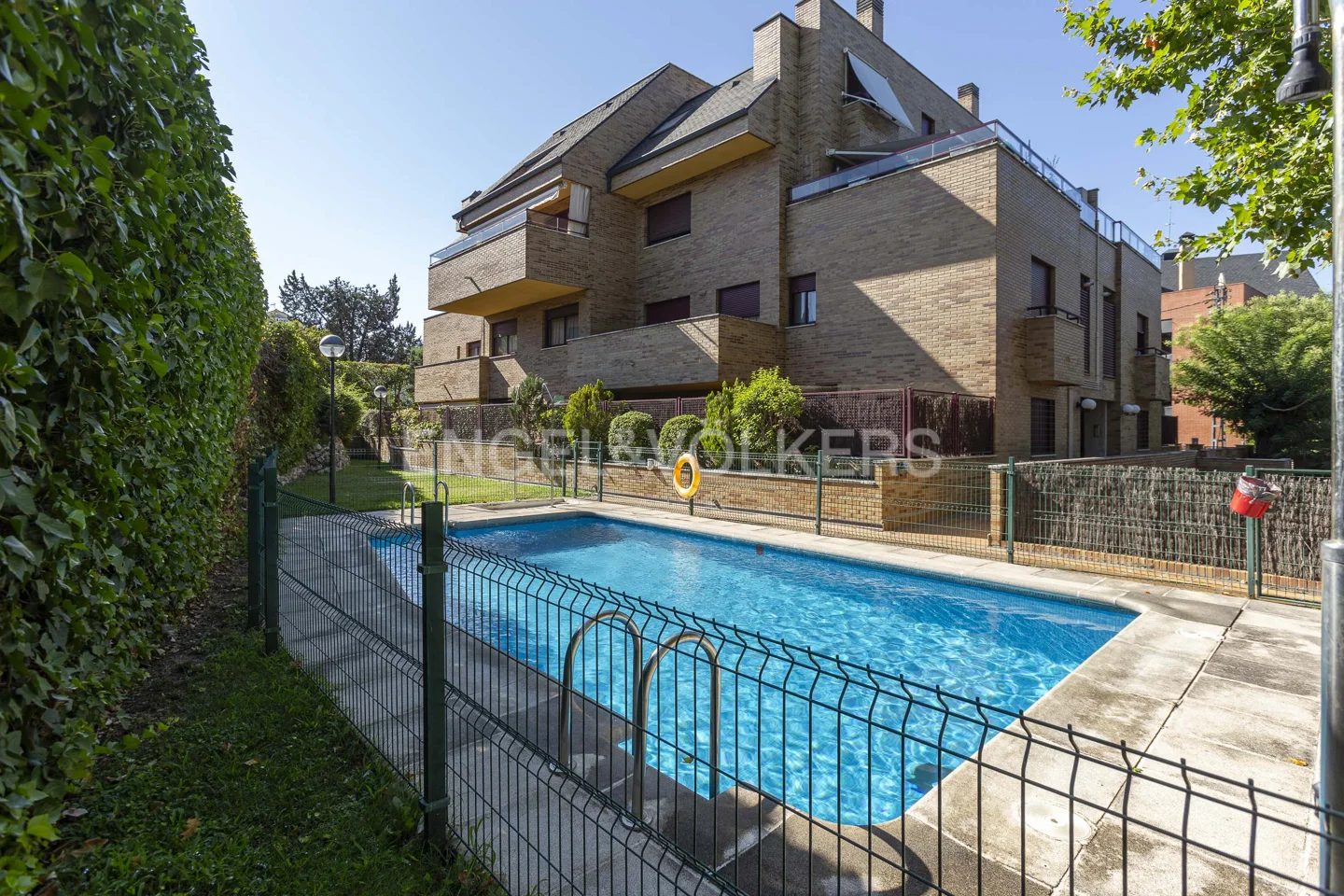 Duplex with an unbeatable location in Pozuelo