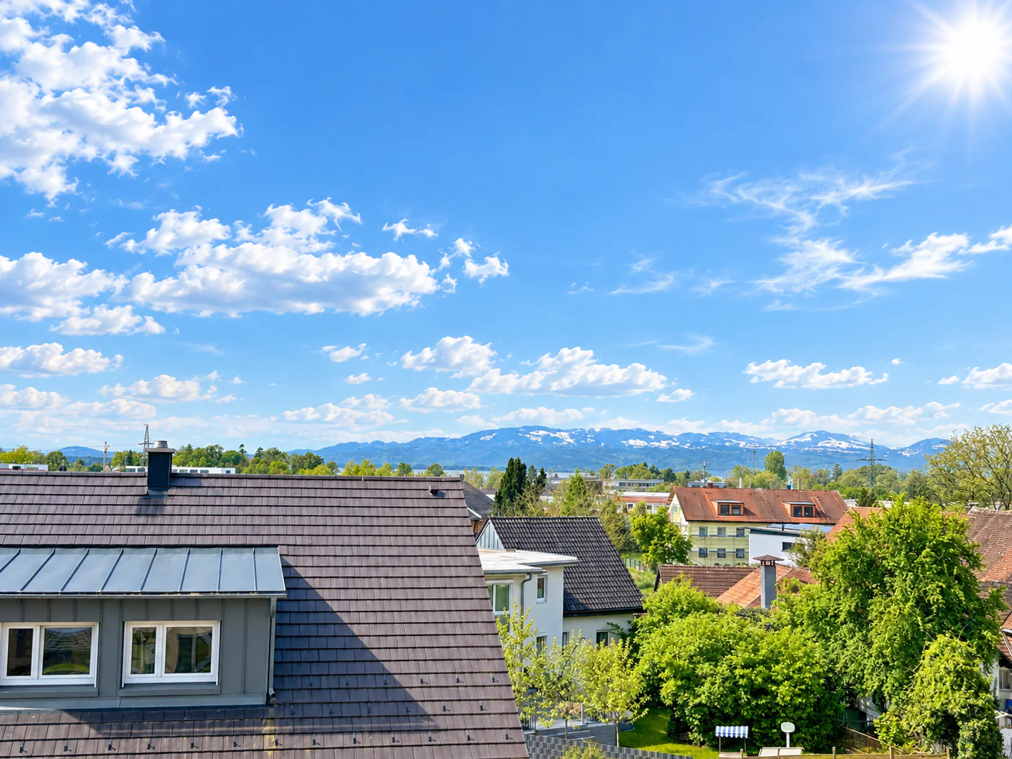 Dachgeschosswohnung mit Berg- und Seeblick - Foto 4