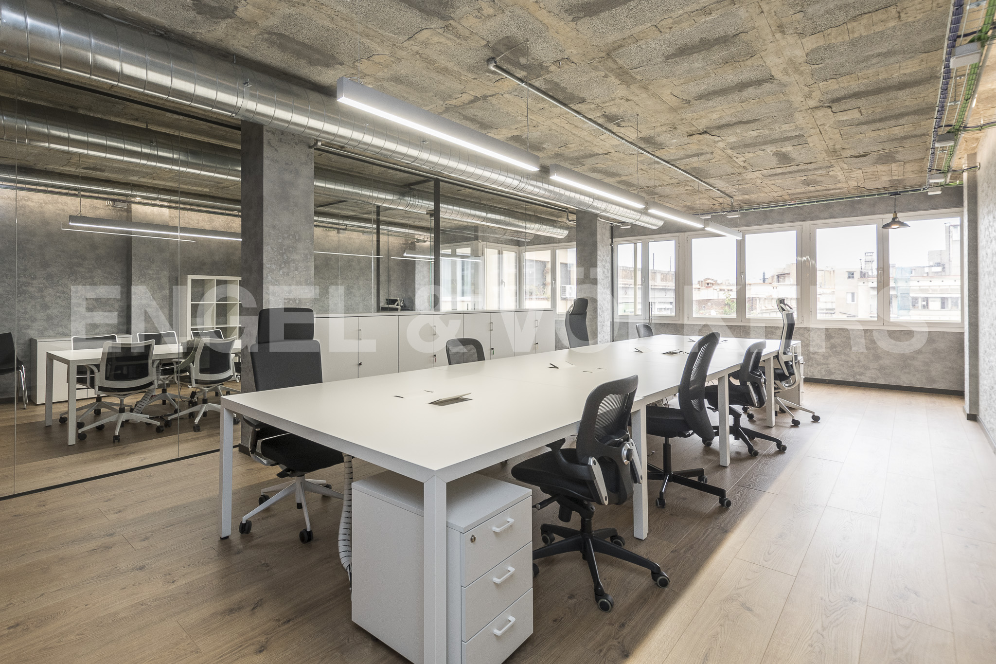 Oficina amueblada estilo industrial para entrar