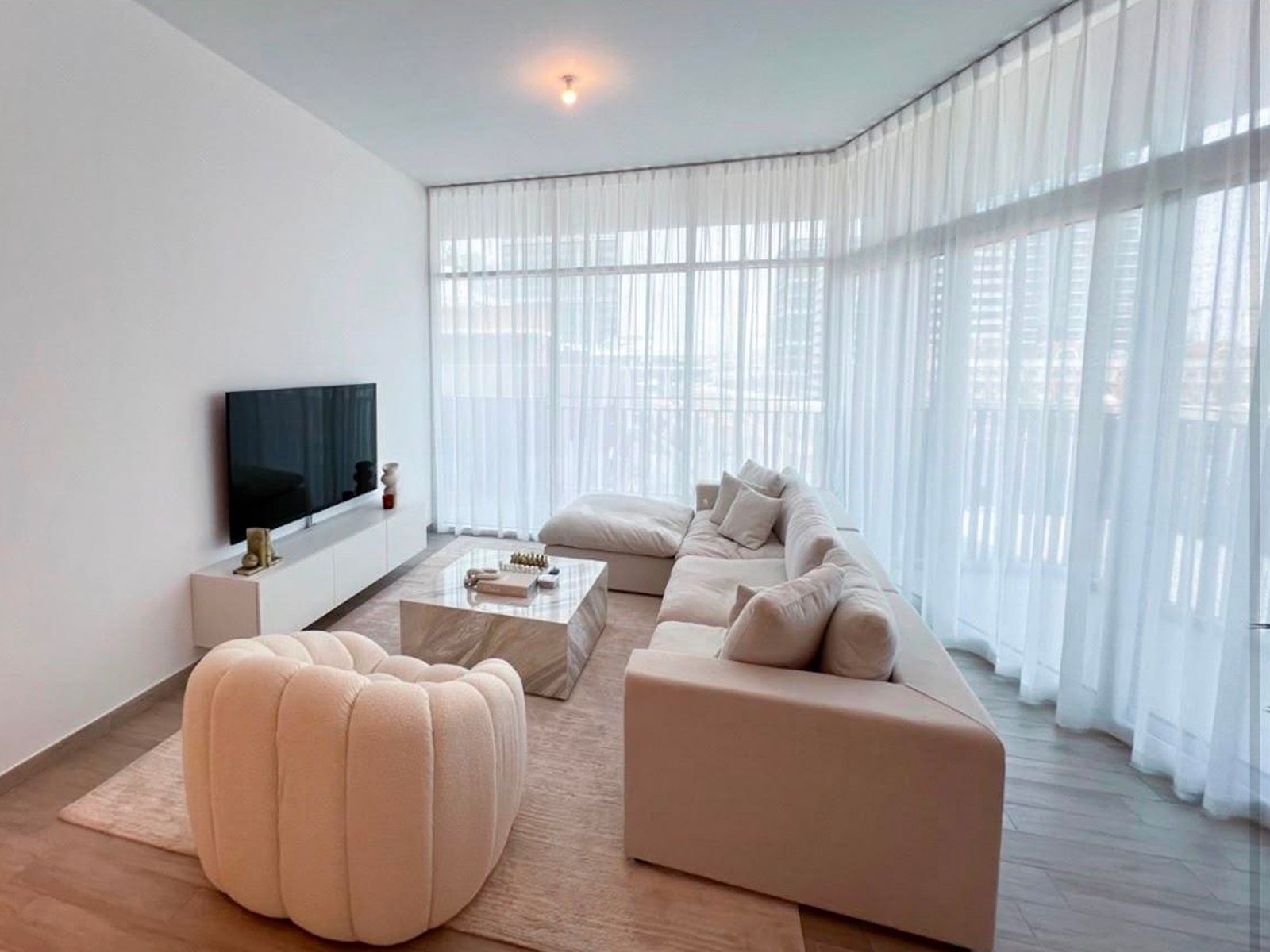 Available September | Contemporary Living | Unfurnished