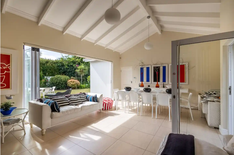 4-Bedroom Holiday Rental Near Robberg Beach