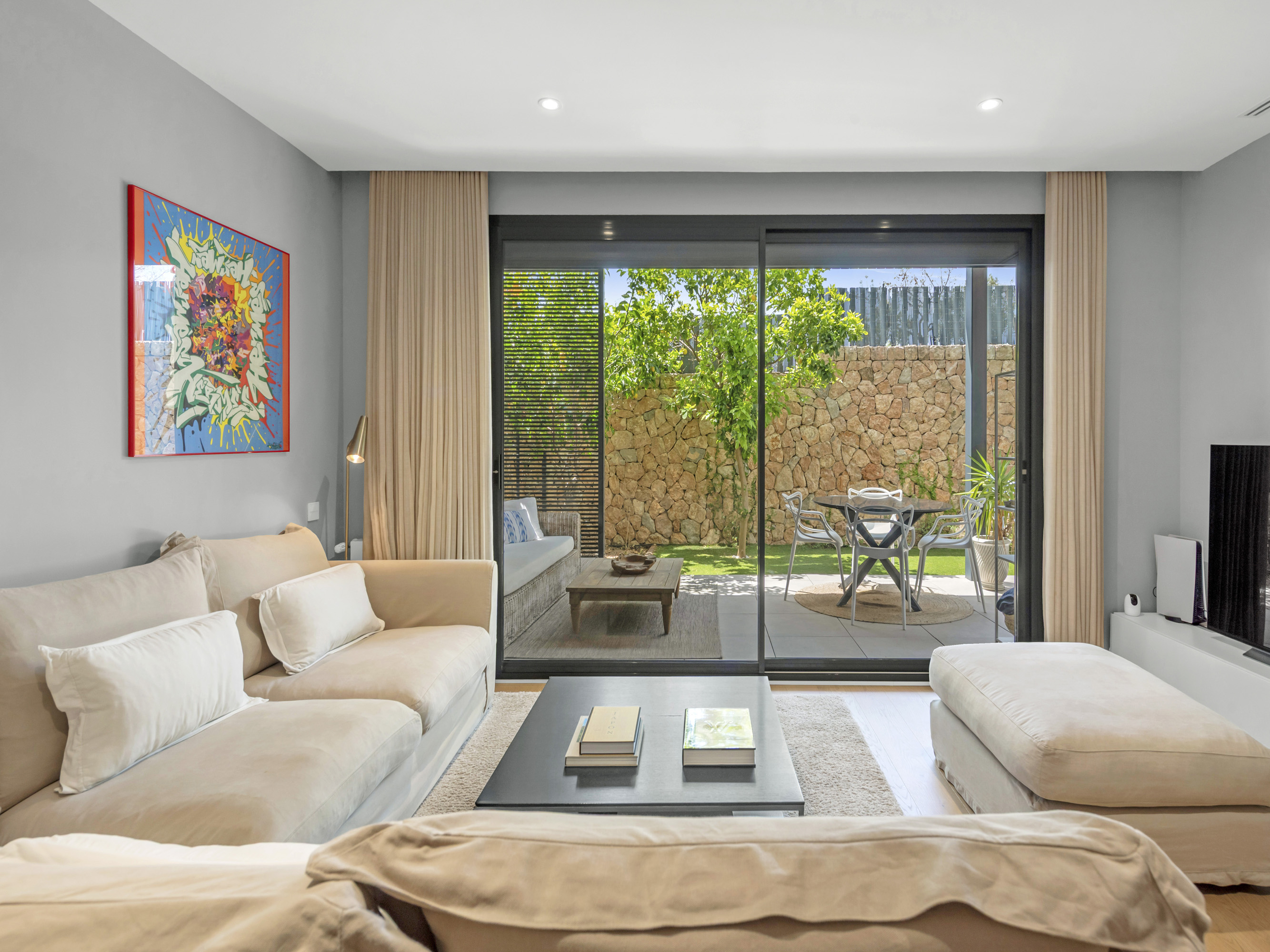 Spacious apartment with private garden in sought-after residential complex near Son Vida