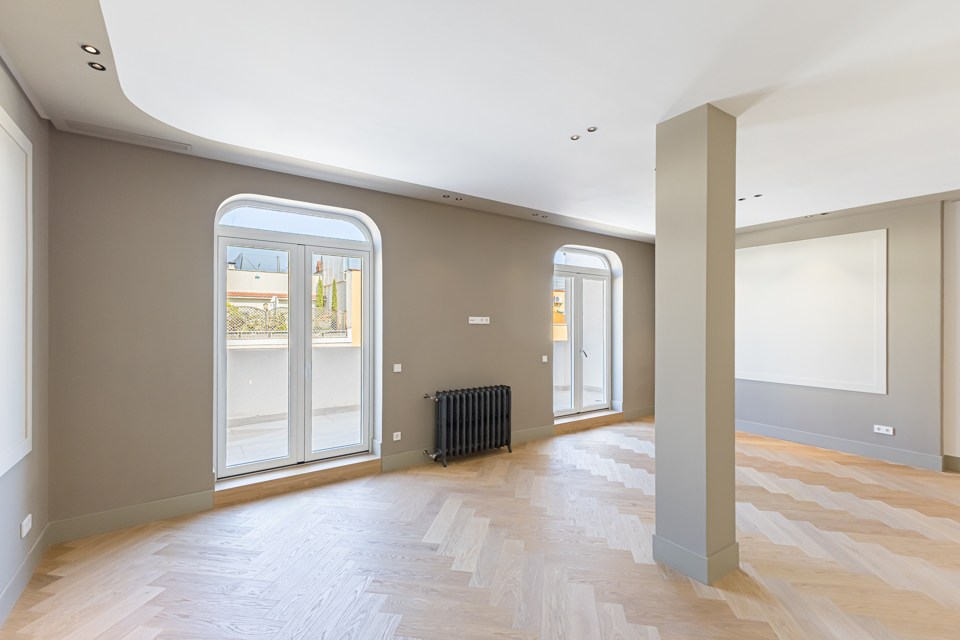 Sophisticated penthouse with terrace by Retiro Park