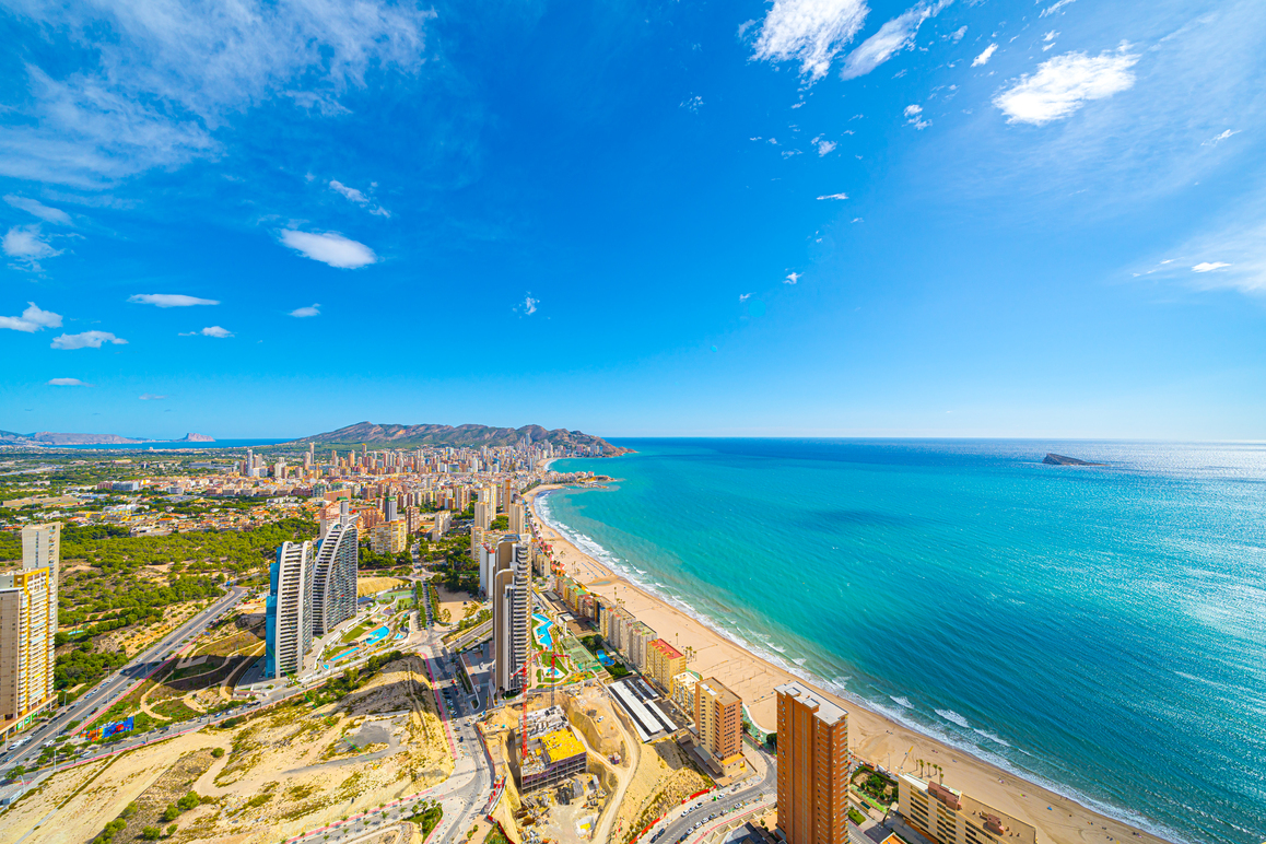 Elegance and Panoramic Sea Views in Benidorm’s Iconic InTempo Tower