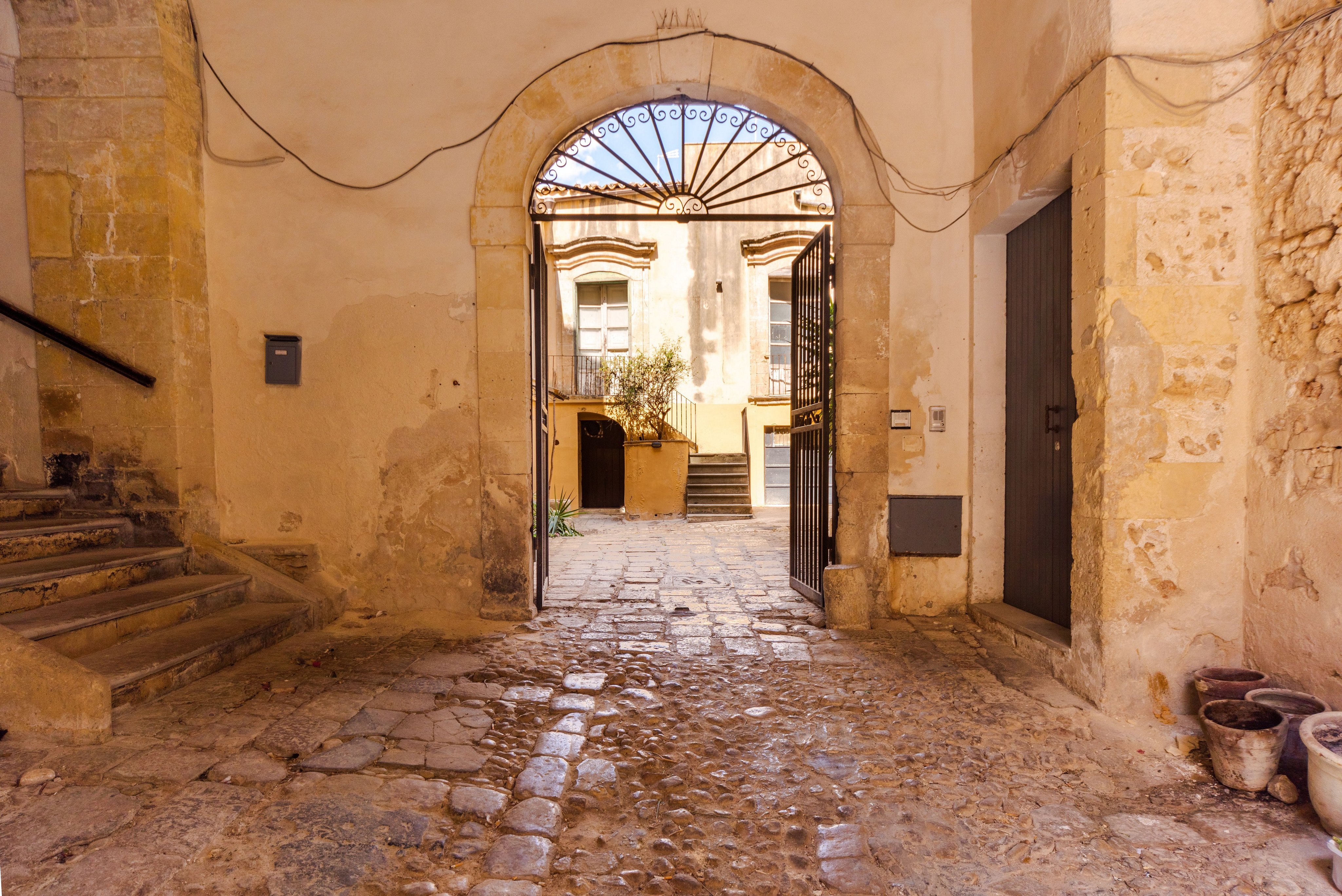 A historic soul above the rooftops of Noto