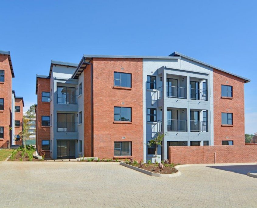 Modern 2-Bedroom Apartment in the Midrand Central