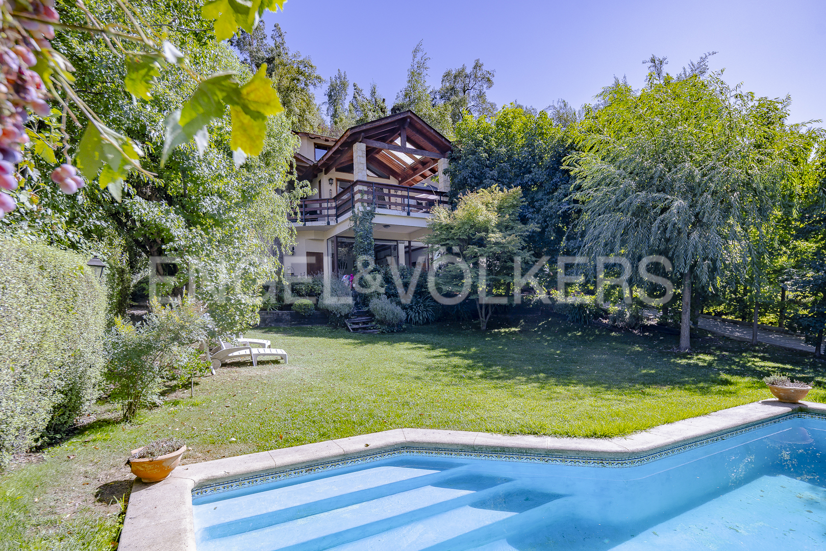 Amplia casa en condominio con vista espectacular | El Arrayán