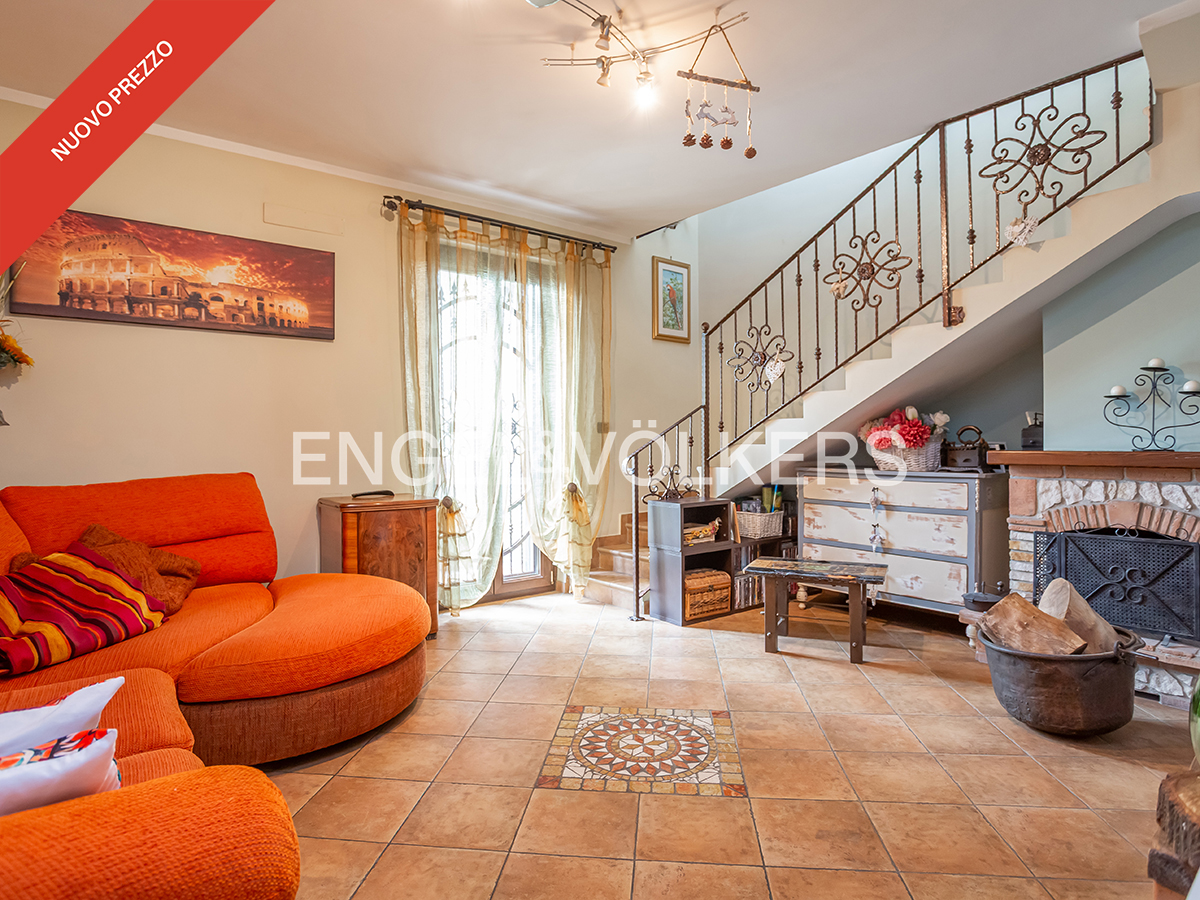 Detached two-level villa in Tor Sapienza