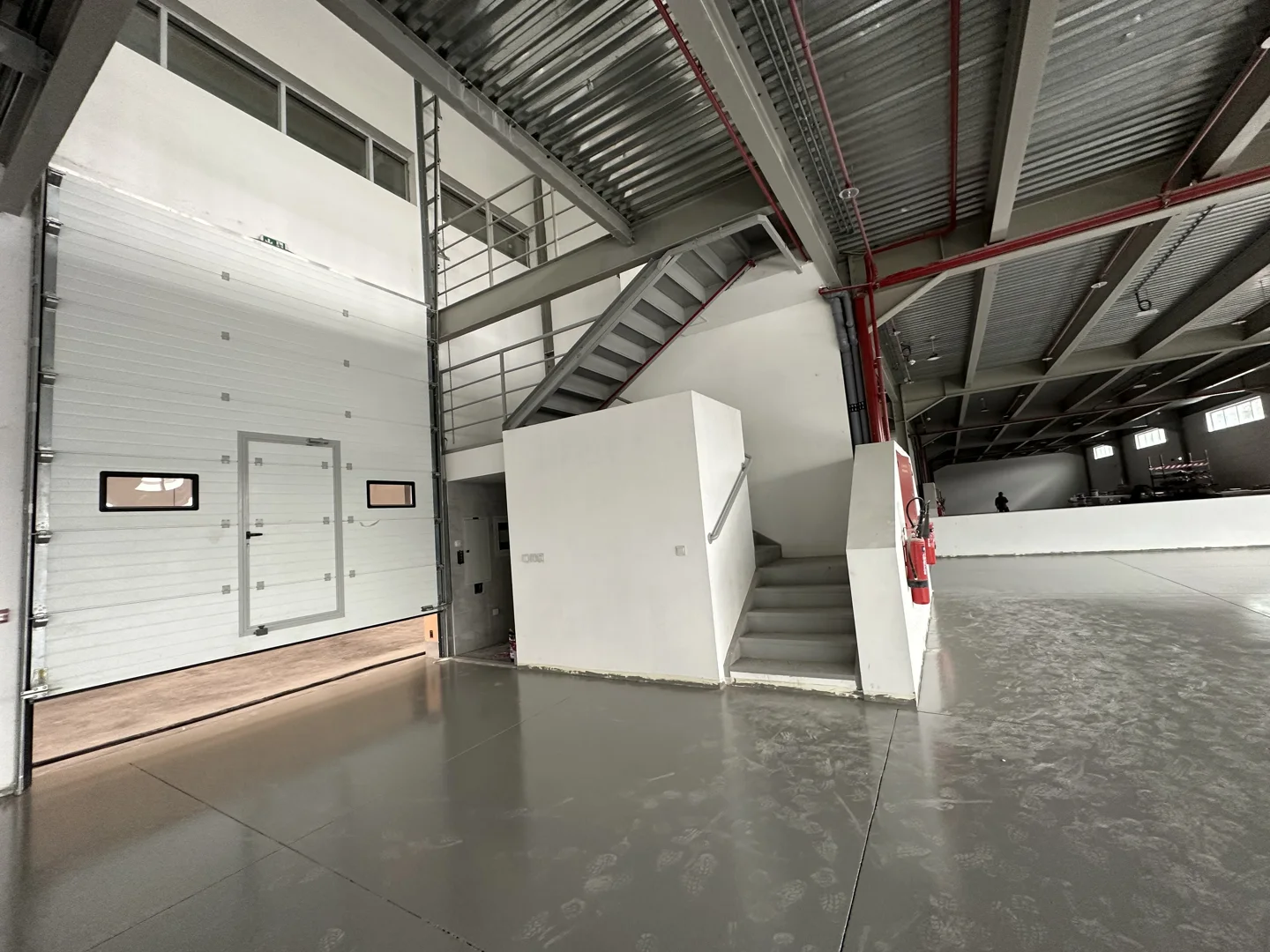 Brand New | Air Conditioning | High Ceiling | G+M