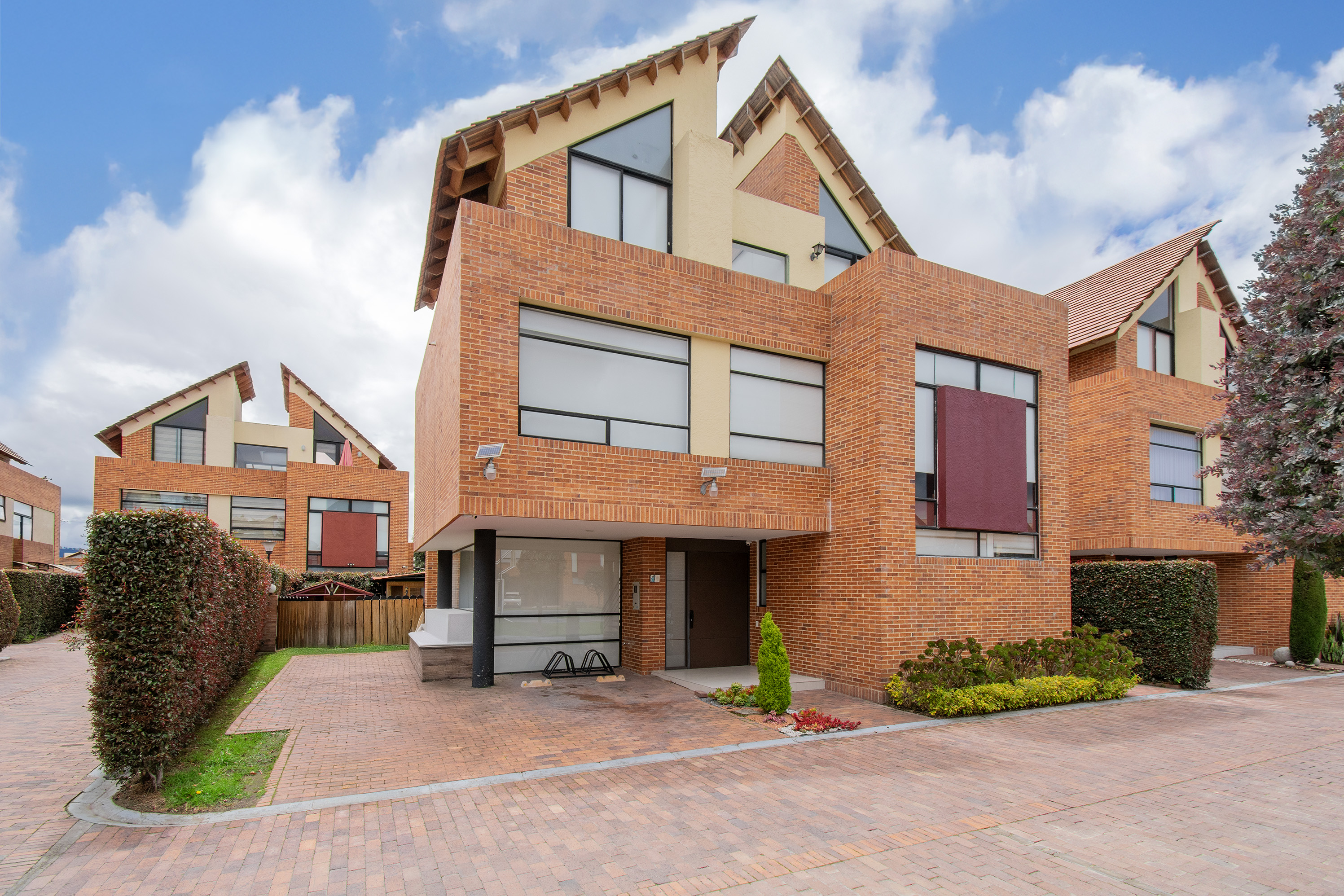 Amplia casa moderna para arriendo en Chía
