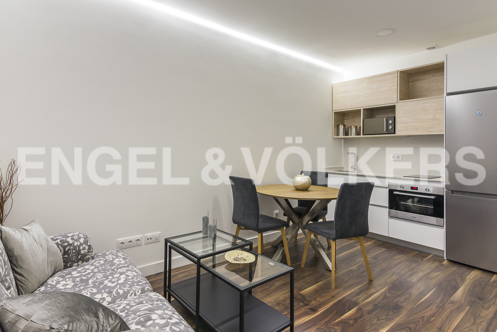 FURNISHED FLAT IN TRAFALGAR