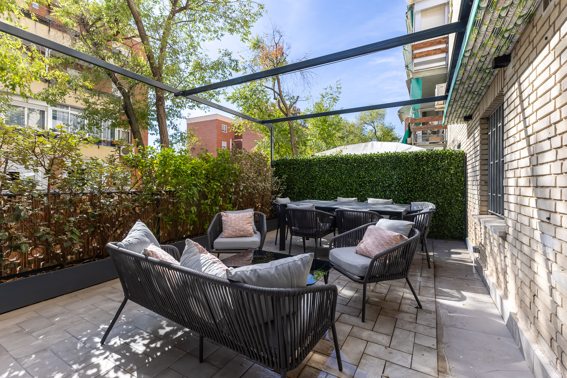 Excellent renovated apartment with terrace