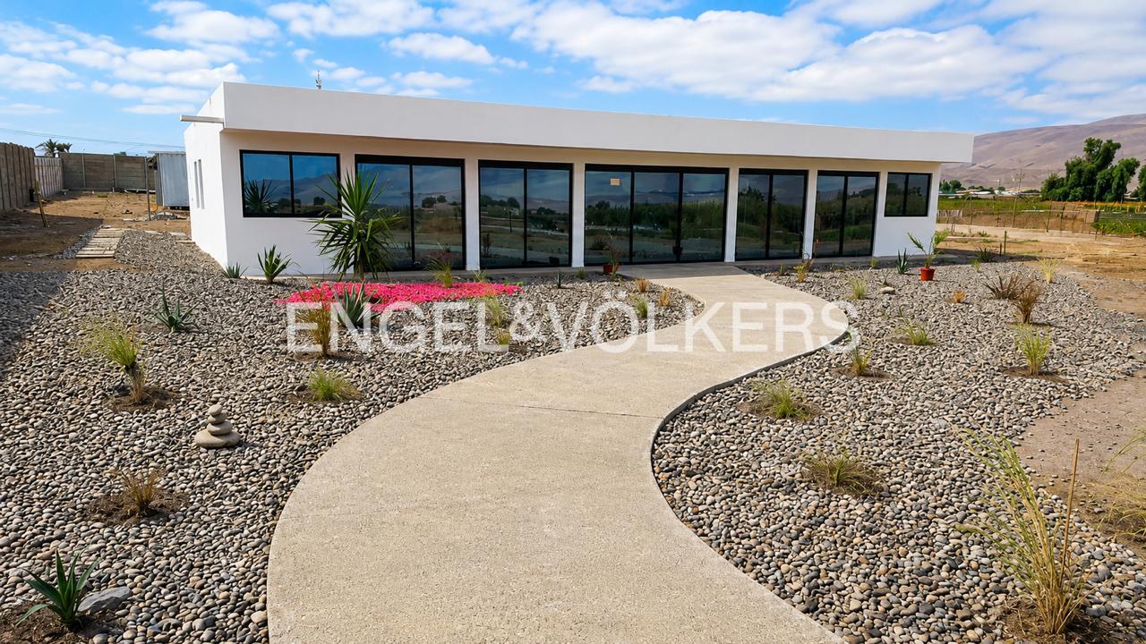 EXCLUSIVA PARCELA CON MODERNA RESIDENCIA EN EL VALLE DE LLUTA