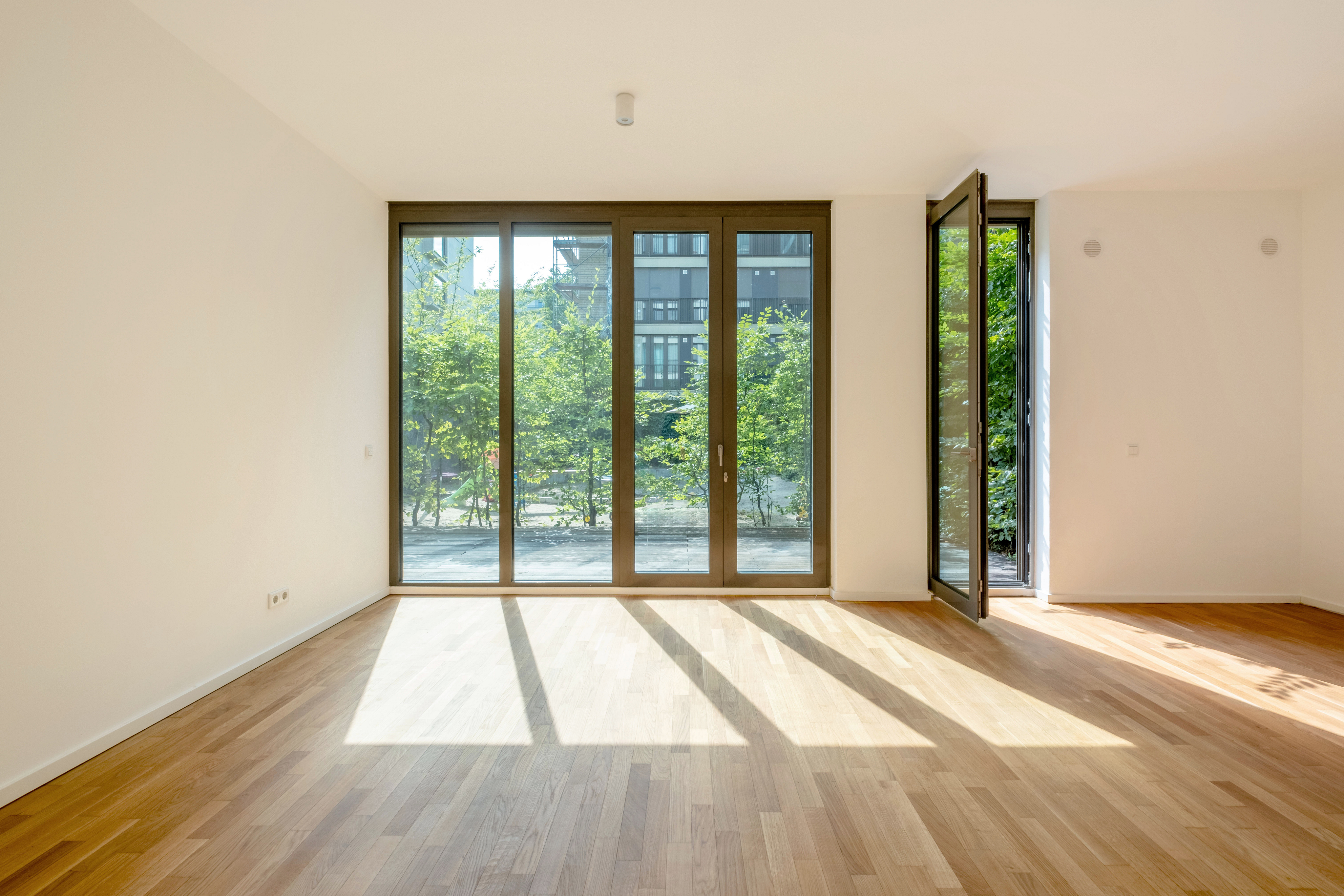 Moderne 3-Zimmer-Wohnung mit großer Gartenterrasse am Mauerpark