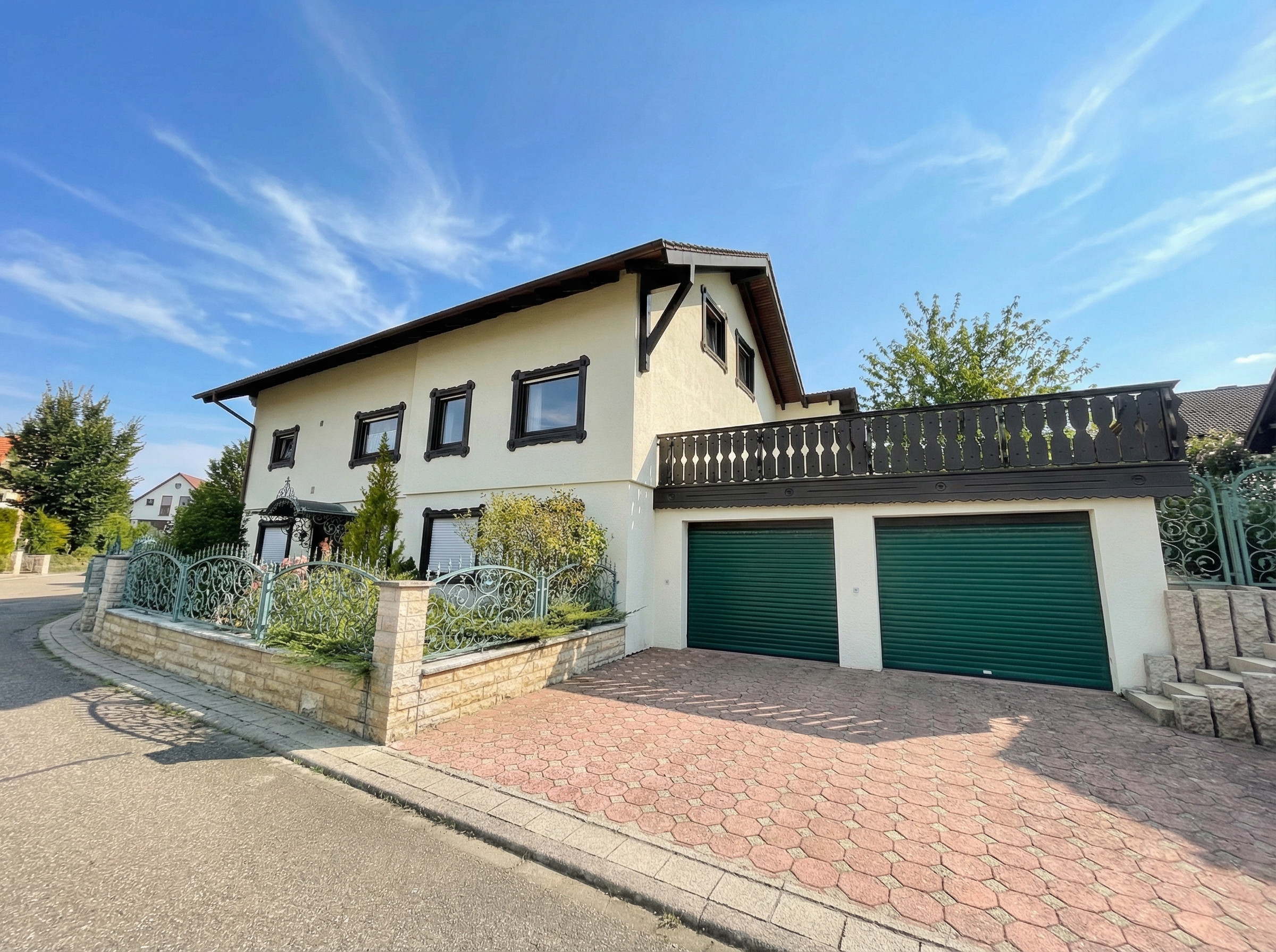 Platz für die ganze Familie - Haus mit Einliegerwohnung in idealer Lage zw. Karlsruhe & Pforzheim
