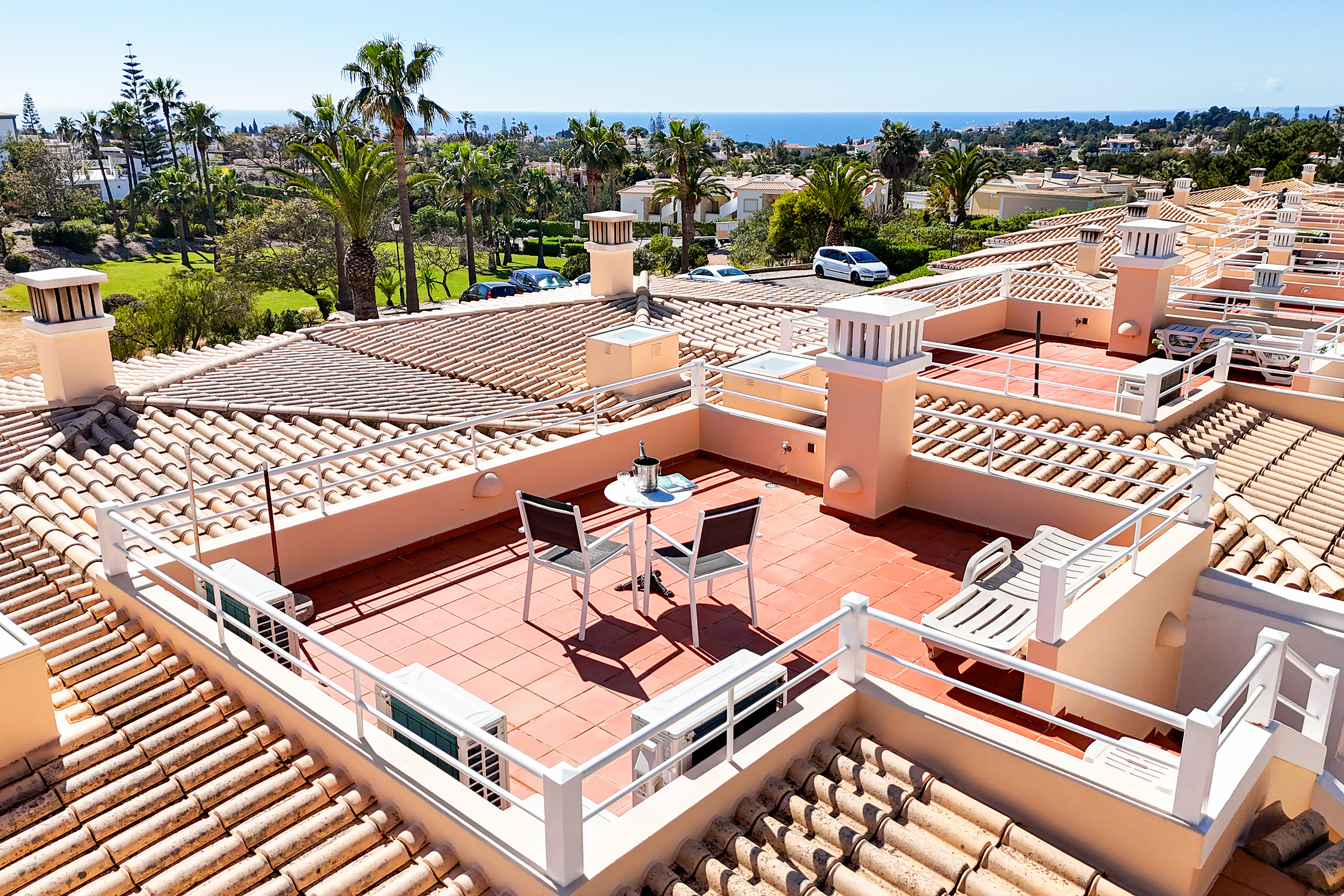 Stunning 2-Bedroom Apartment with Panoramic Sea Views