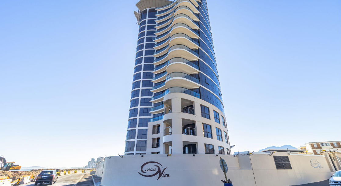 3 Bedroom Apartment / Flat for Sale in Strand South
