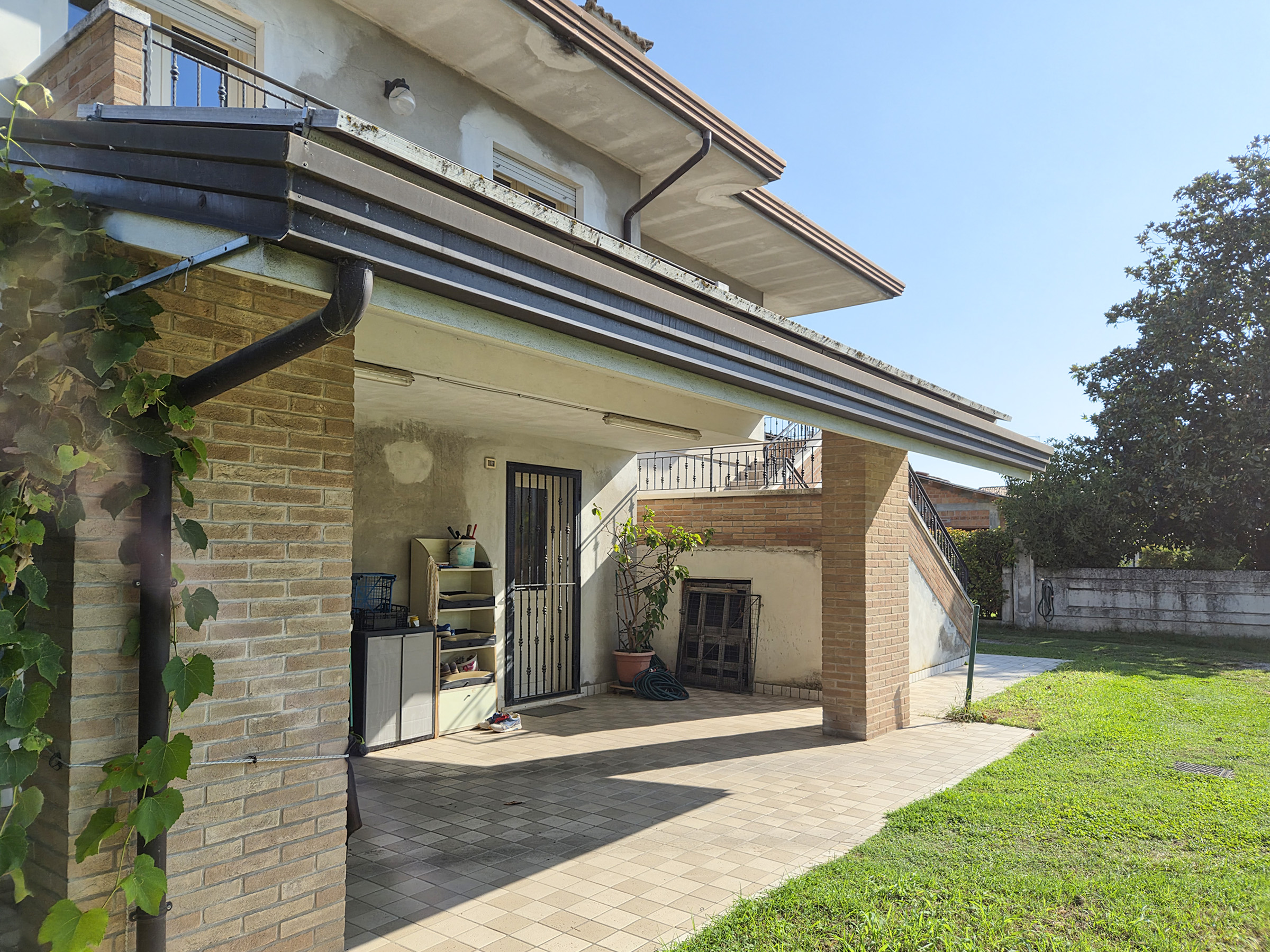 Spacious semi-detached home in a residential area