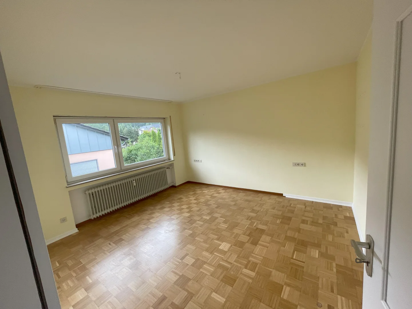 Großzügiges Wohnen mit guter Anbindung nach Siegen & Winsdorf - Photo 1