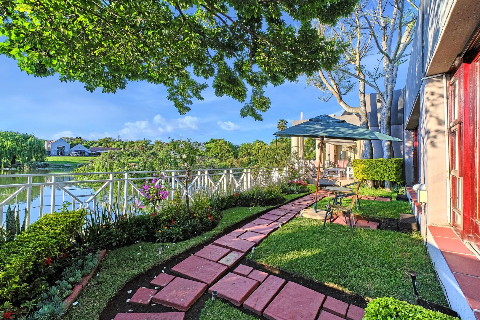 Charming, Lake View 3 Bedroom home in Cedar Lakes Estate