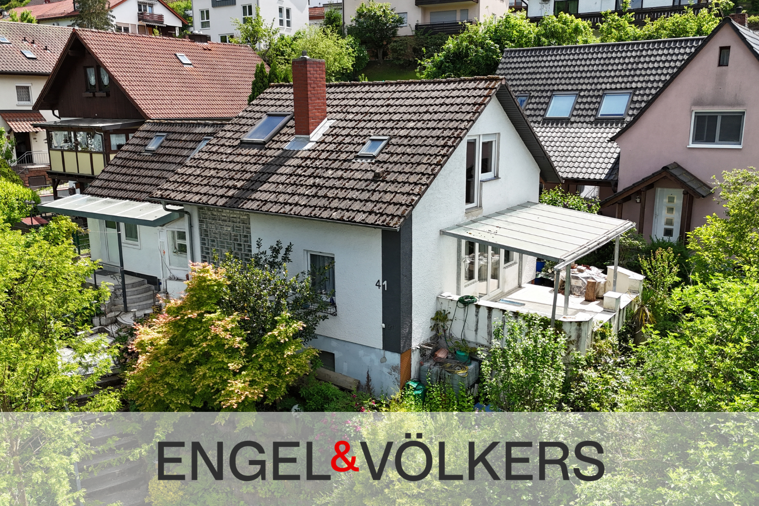 Wohnen mit Potenzial – Charmantes Haus in Hanglage mit vielseitigen Nutzungsmöglichkeiten