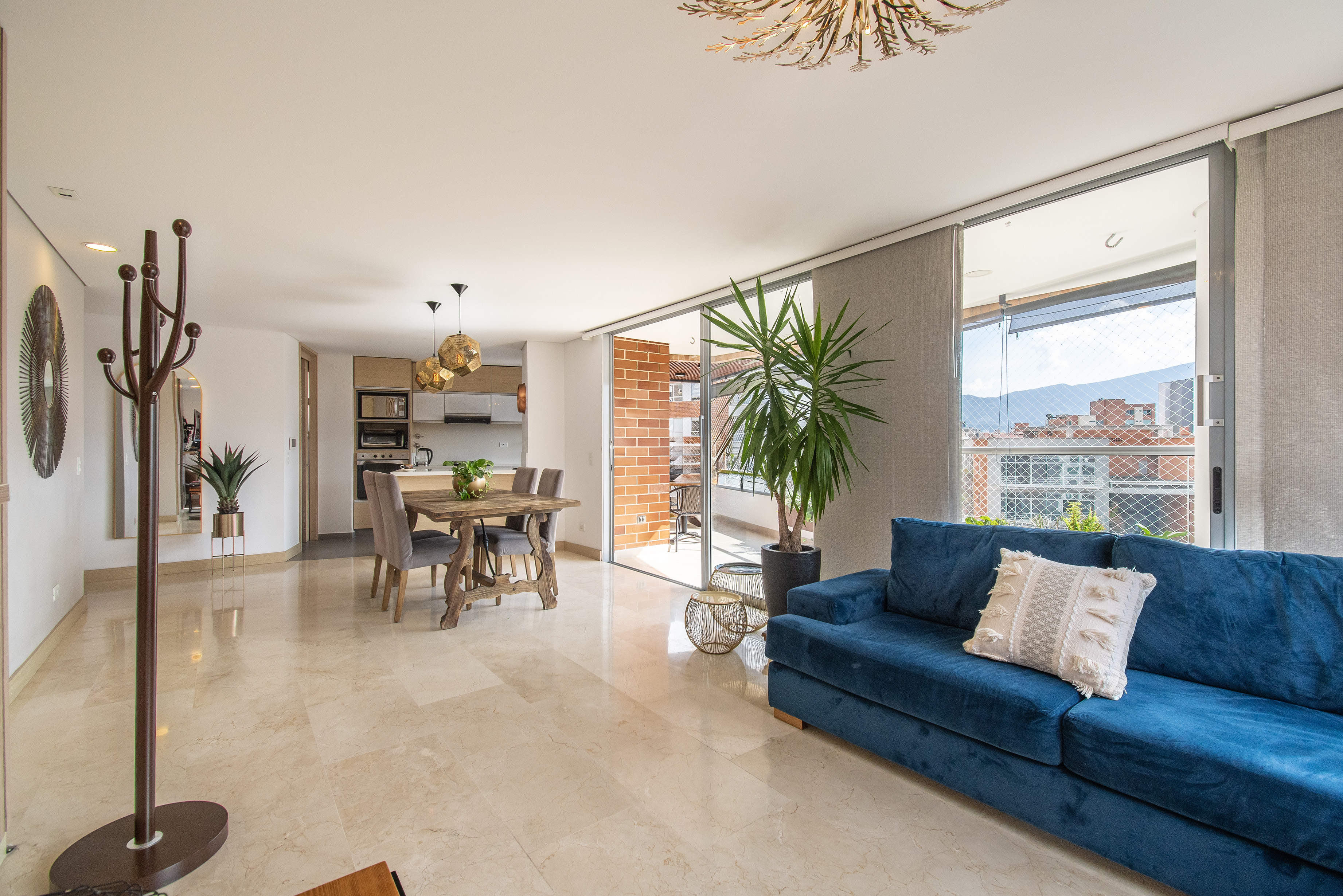 Apartamento con balcón para venta en Santa María de Los Ángeles, El Poblado