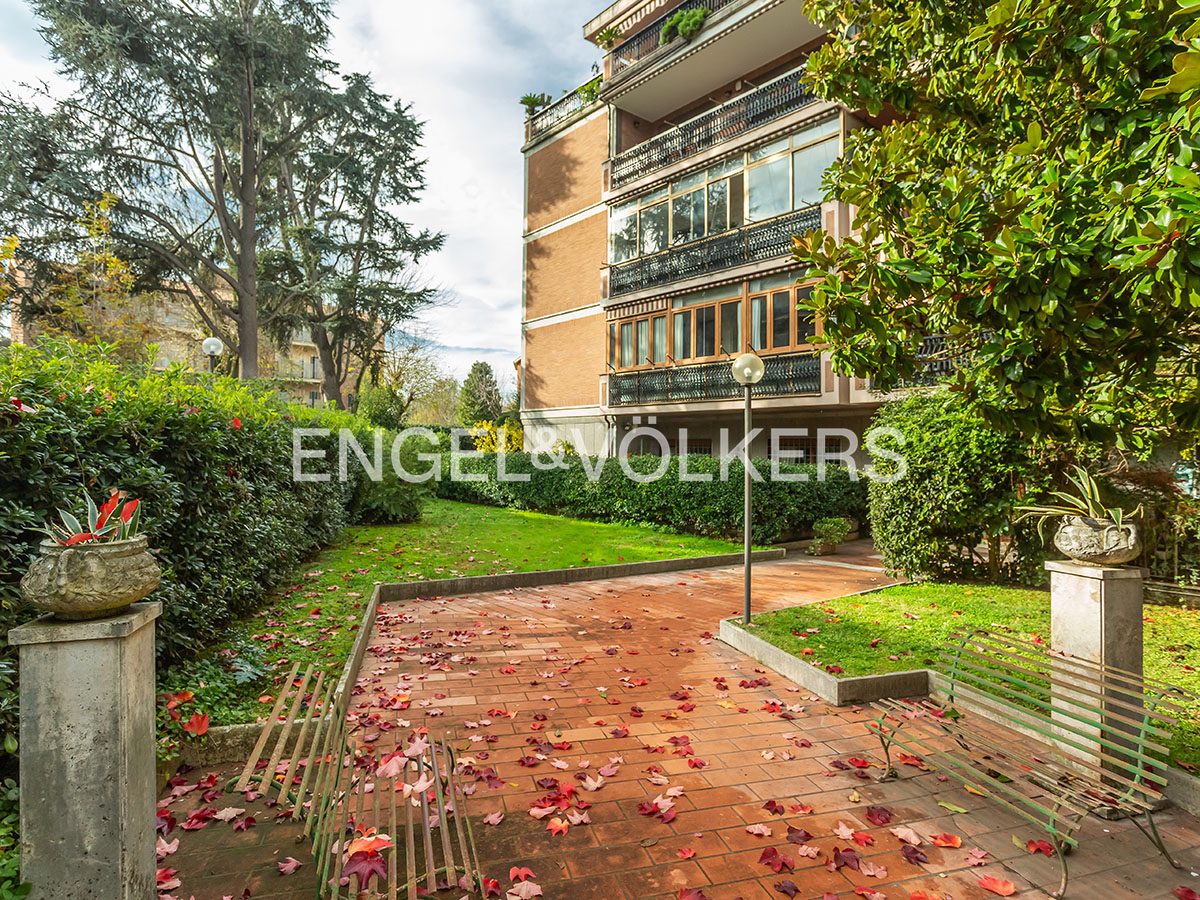 Ardeatina: elegance, greenery and privacy