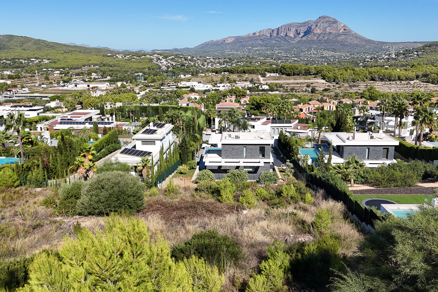 Opportunity: 1,029 m² plot for a luxury villa with open views in Jávea