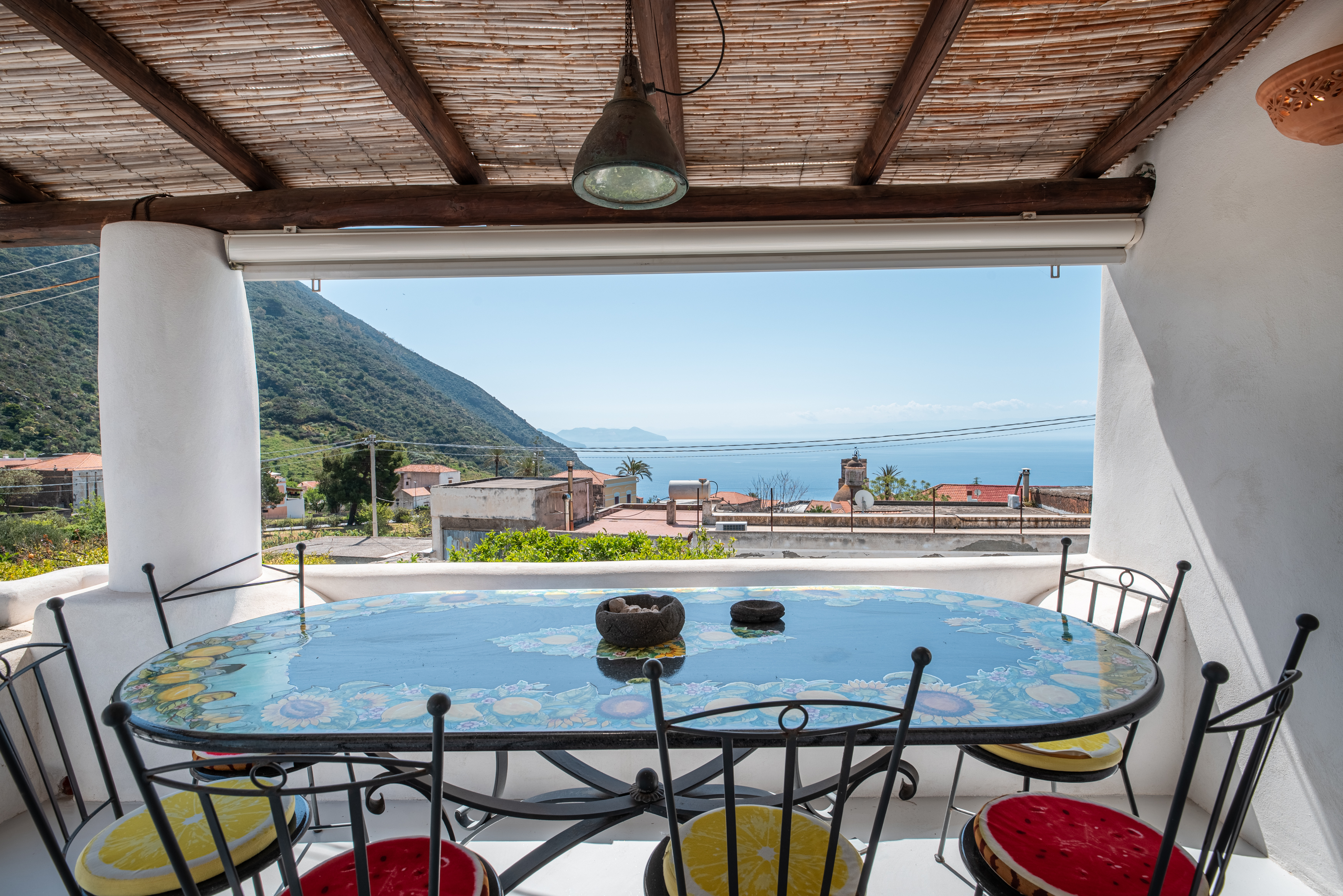 Salina: The good life, with sea views and rolling hills in Leni