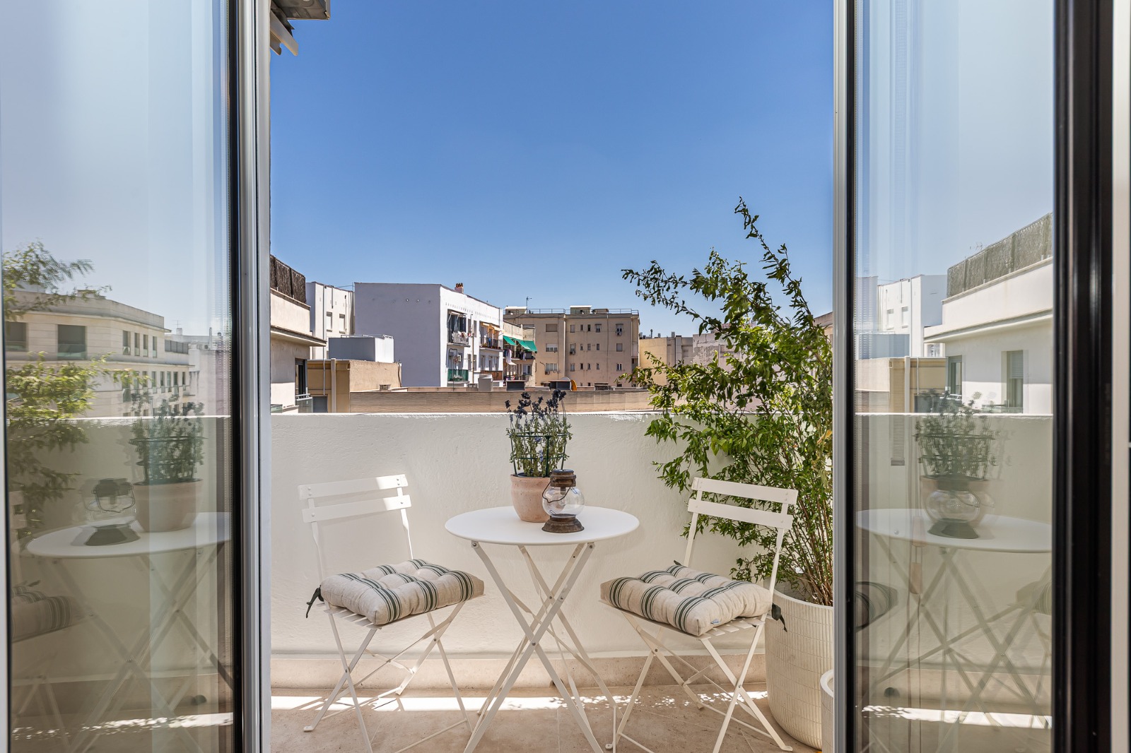 Exclusive, fully refurbished home in the Salamanca district.