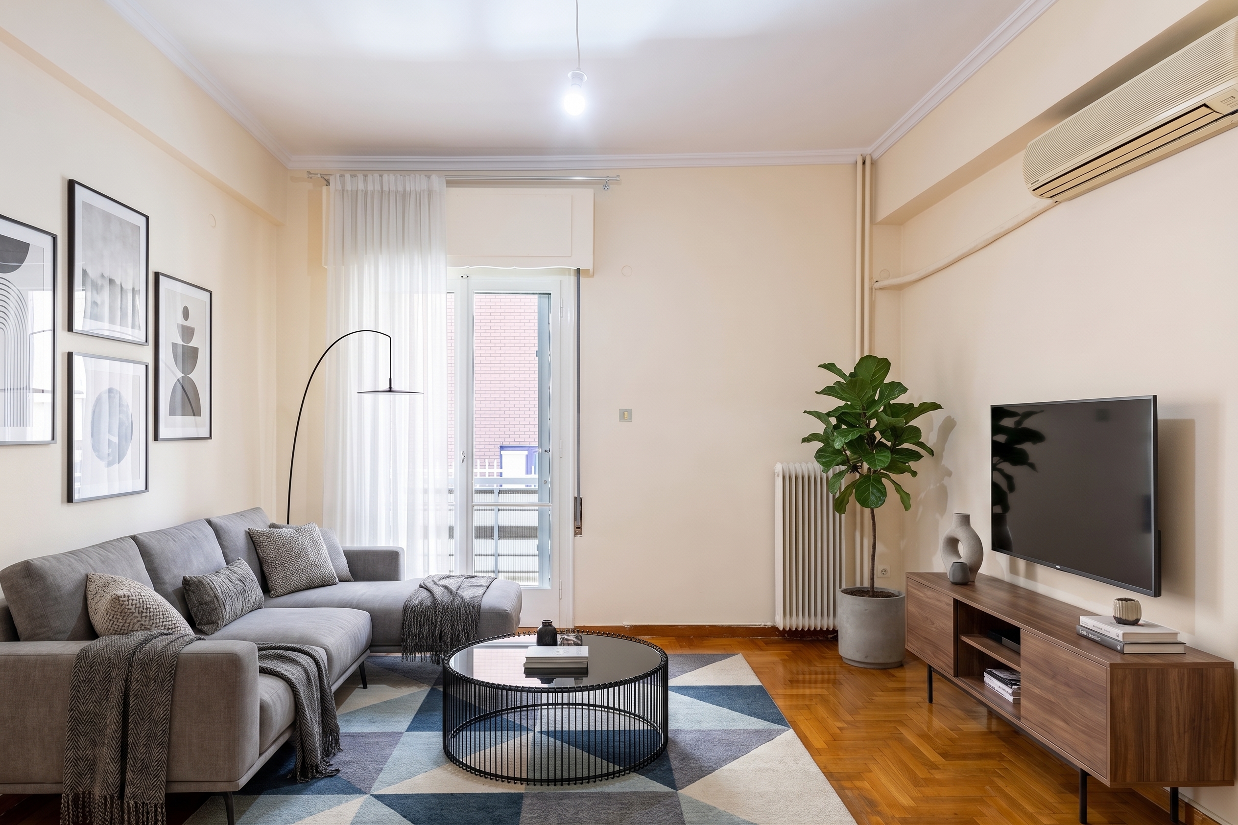 Bright 70 sq.m. investment apartment in Metaxourgeio